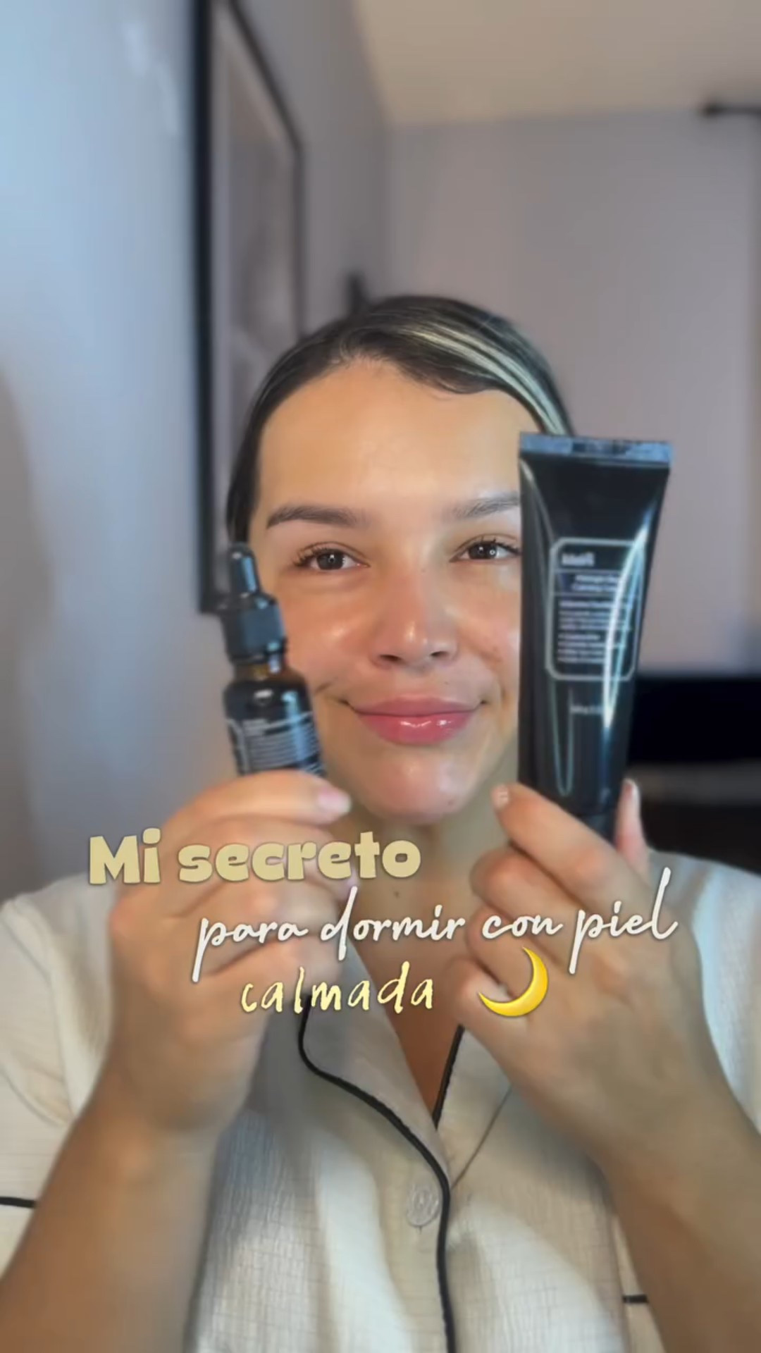 Cuando mi piel está cansada, este dúo  es mi salvación 💤 

Me encanta despertar con la piel calmada y suave. 
¿Usas alguna crema calmante en tu rutina? 

#RutinaNocturna #CuidadoDeLaPiel #UGCContent #TipsDeBelleza #SkincareNight #GlowNatural #BeautyRoutine #ReelsBeauty #SkincareCalmante #SelfCareNight