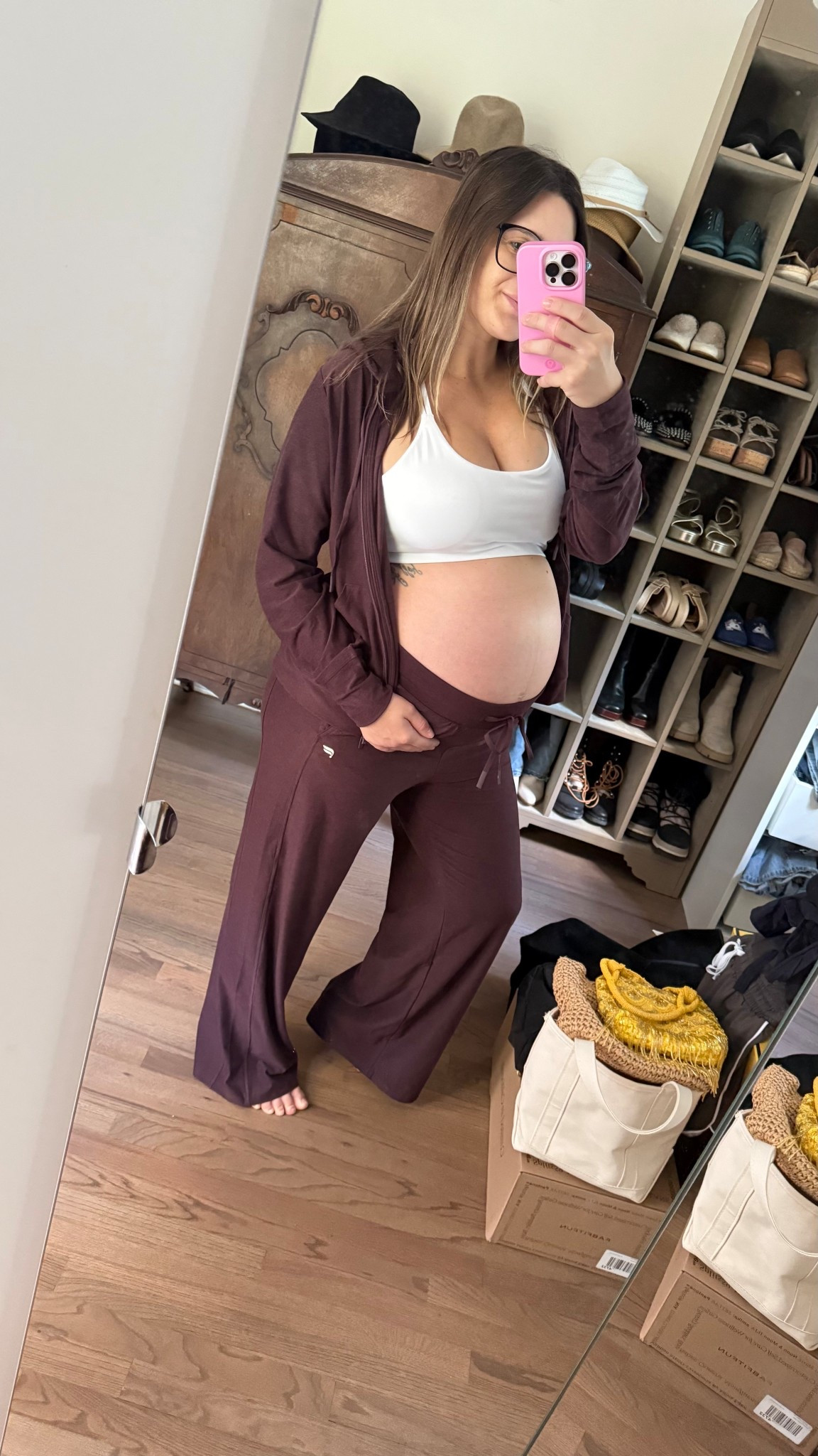 Cloud soft set from @fabletics for October! Fits at 41 weeks pregnant and wearing a L in all items 

#LTKFindsUnder100 #LTKBump #LTKActive