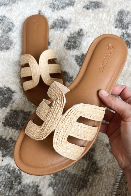 These Amazon sandals are on daily deal, 40% off! These are a great neutral to have bc they go with everything! 

#LTKfindsunder50 #LTKsalealert #LTKshoecrush