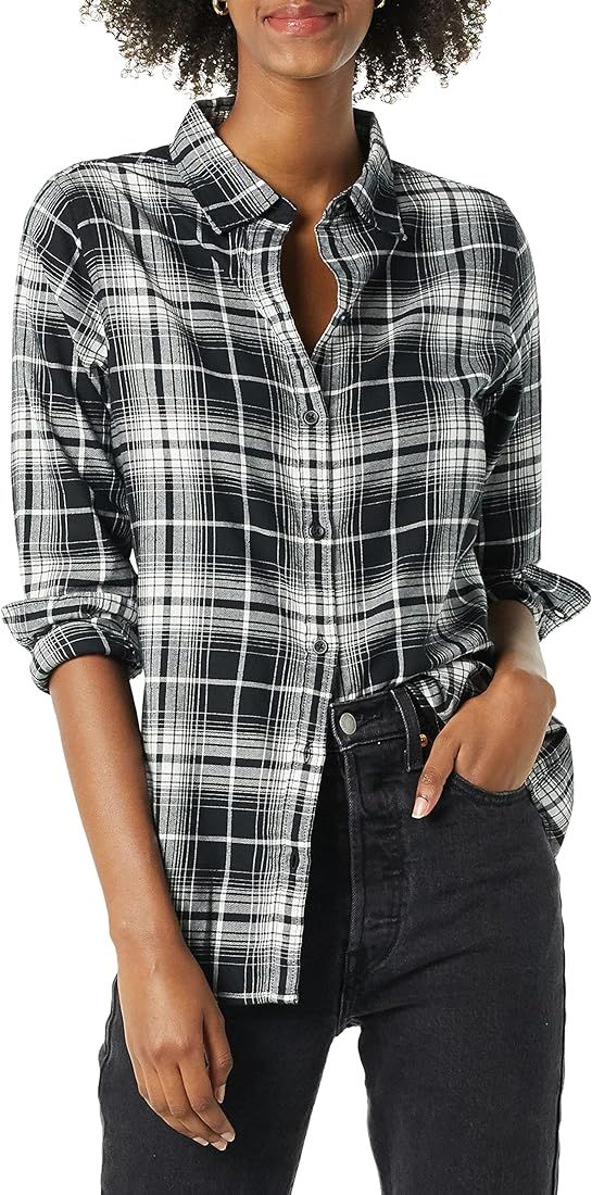 Amazon Essentials Women's Classic-Fit Long-Sleeve Lightweight Plaid Flannel Shirt | Amazon (US)