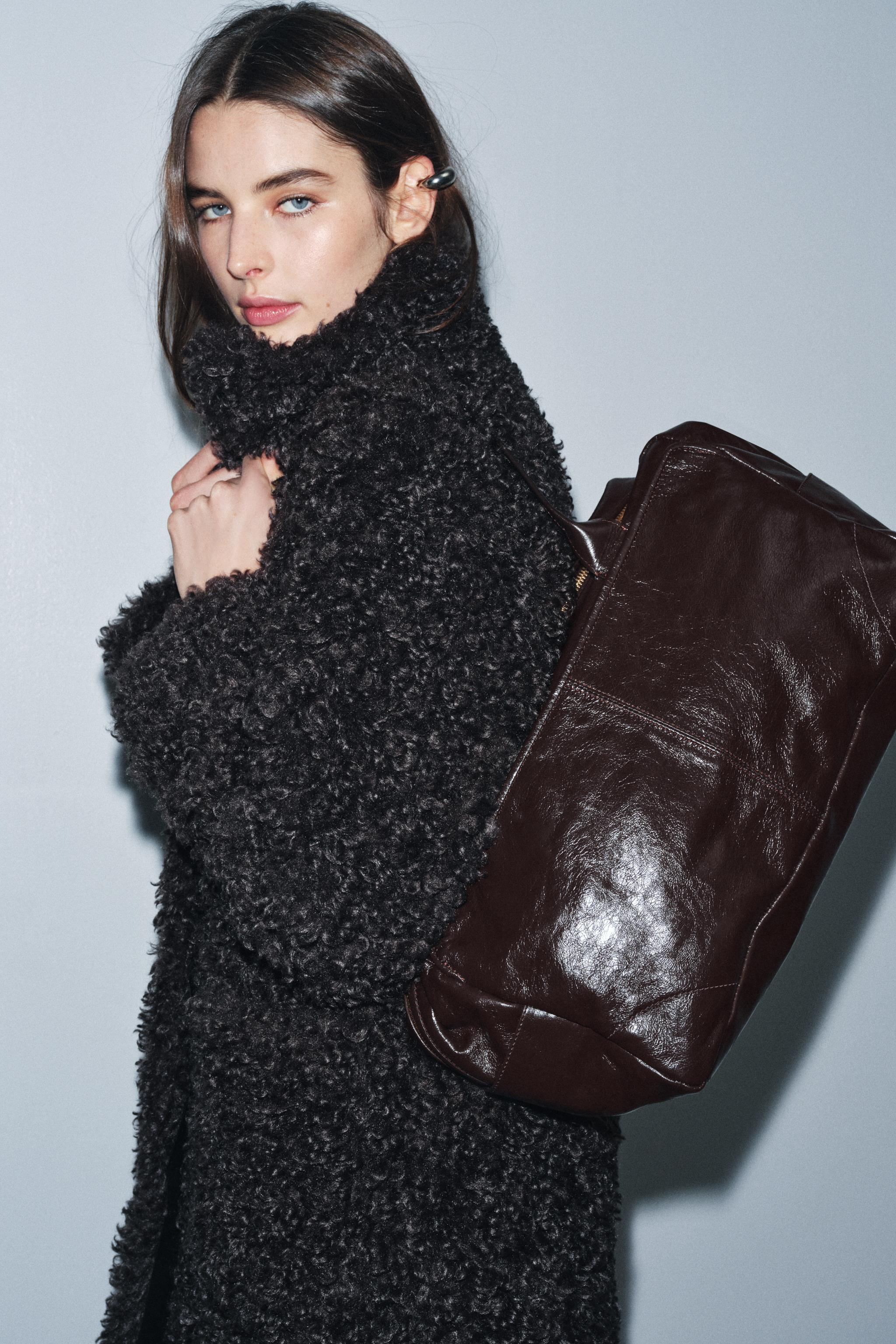 MAXI LEATHER BOWLING BAG | Zara US