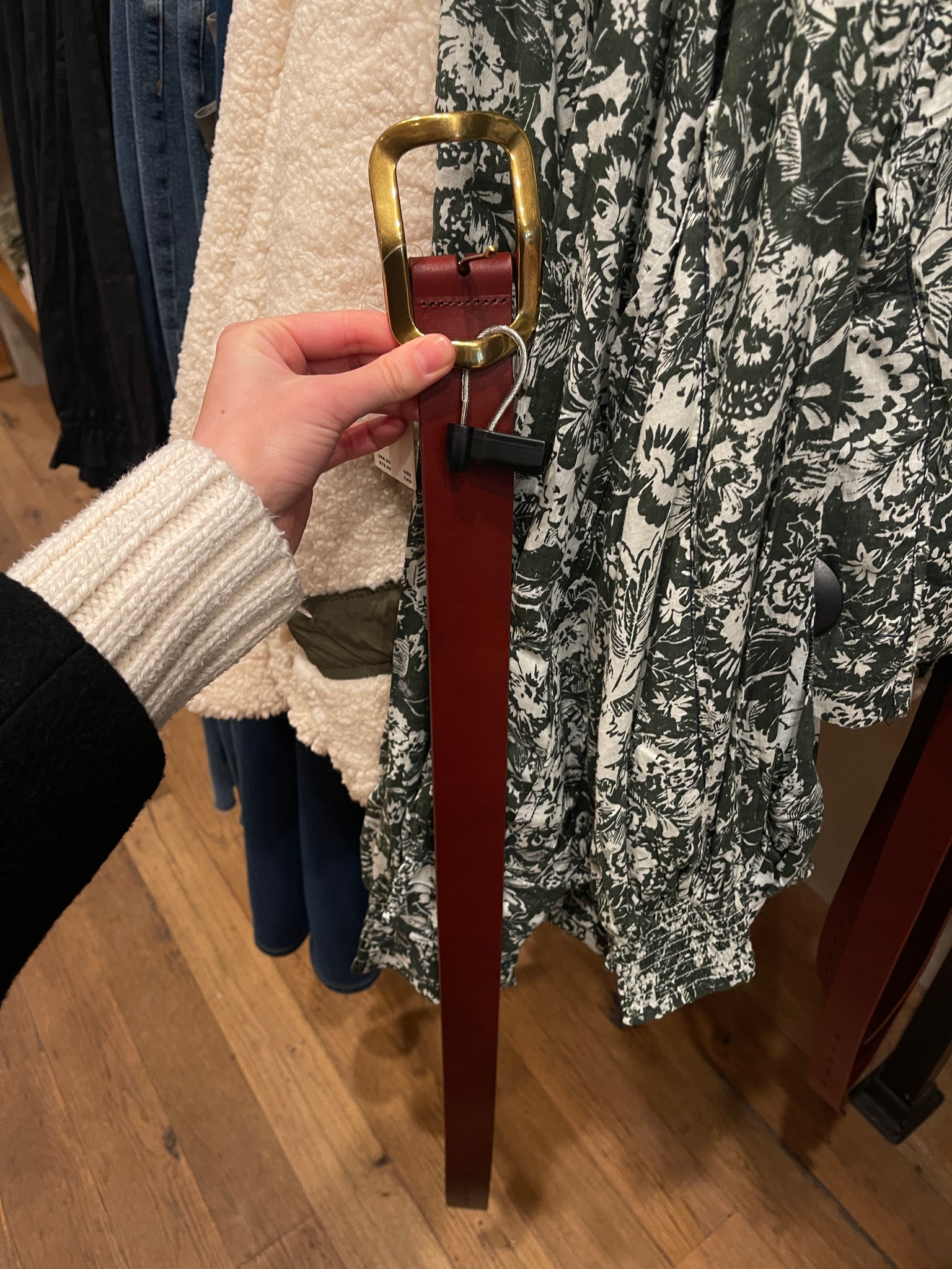 this reddish brown belt 😍 loved the chunky buckle too 

#LTKFindsUnder100 #LTKStyleTip #LTKWorkwear
