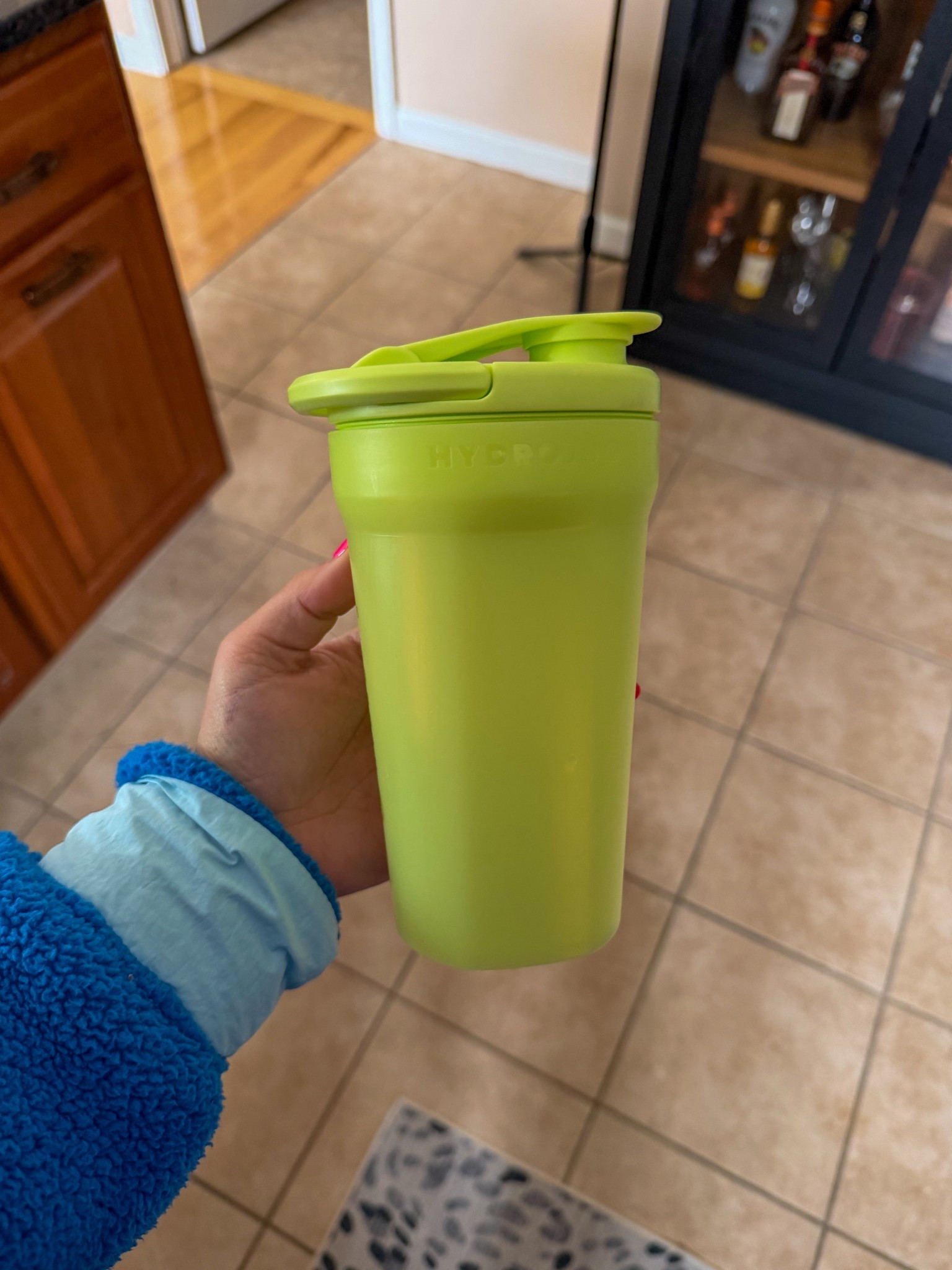 The shaker bottle I’ve been using for my protein drinks! From Amazon & under $10! 🙌🏼 

#amazon #hydrojug

#LTKActive #LTKfoodie #LTKSeasonal