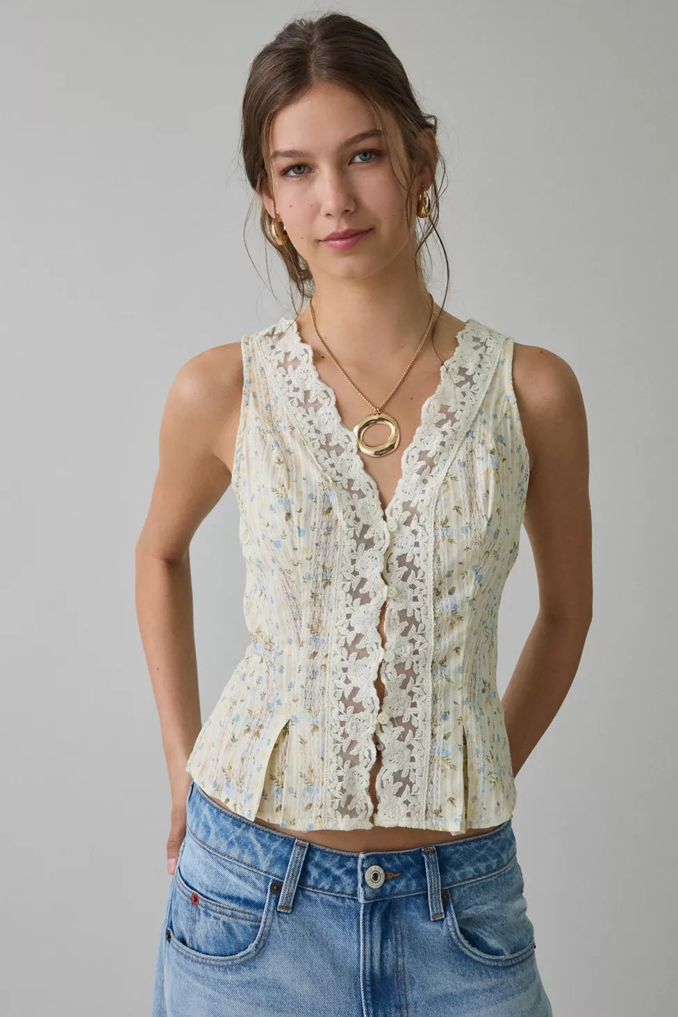 Kimchi Blue Aurelia Lace Trim Sleeveless Blouse | Urban Outfitters (US and RoW)