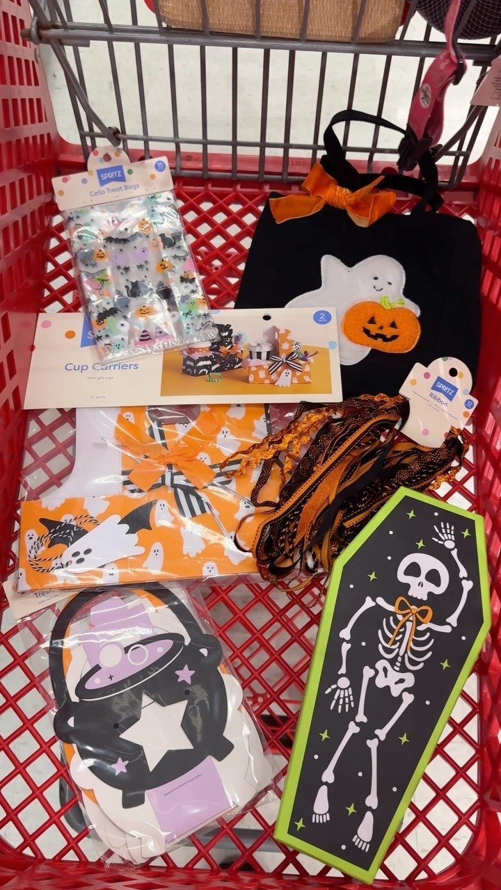 New Halloween gifting and party finds at Target! 🕷️🕸️🎃 Follow + comment “SHOP” for a link! (make sure you’re following to receive it) ✨ & if you love Holiday finds and gift ideas, follow along for more! 

#Targetpartner #ltk  #targetstyle #shoppingvlog #newattarget