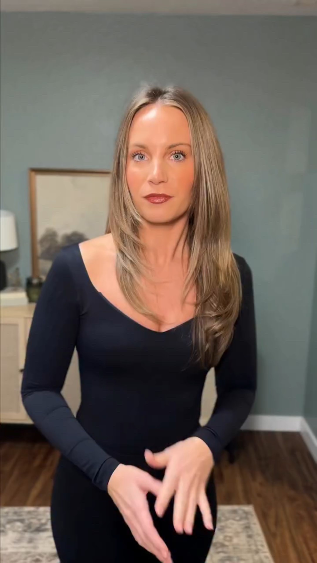 Introducing @elastiqueathletics lymphatic wearables🖤 Made non toxic fabric, these pieces help reduce swelling, increase circulation, and reduce fatigue. Consider these my 2026 go to leggings! Comment ‘shop’ to get links. 

#wearablewellness #lympathicdrainage #compressionleggings #beautytool #ad