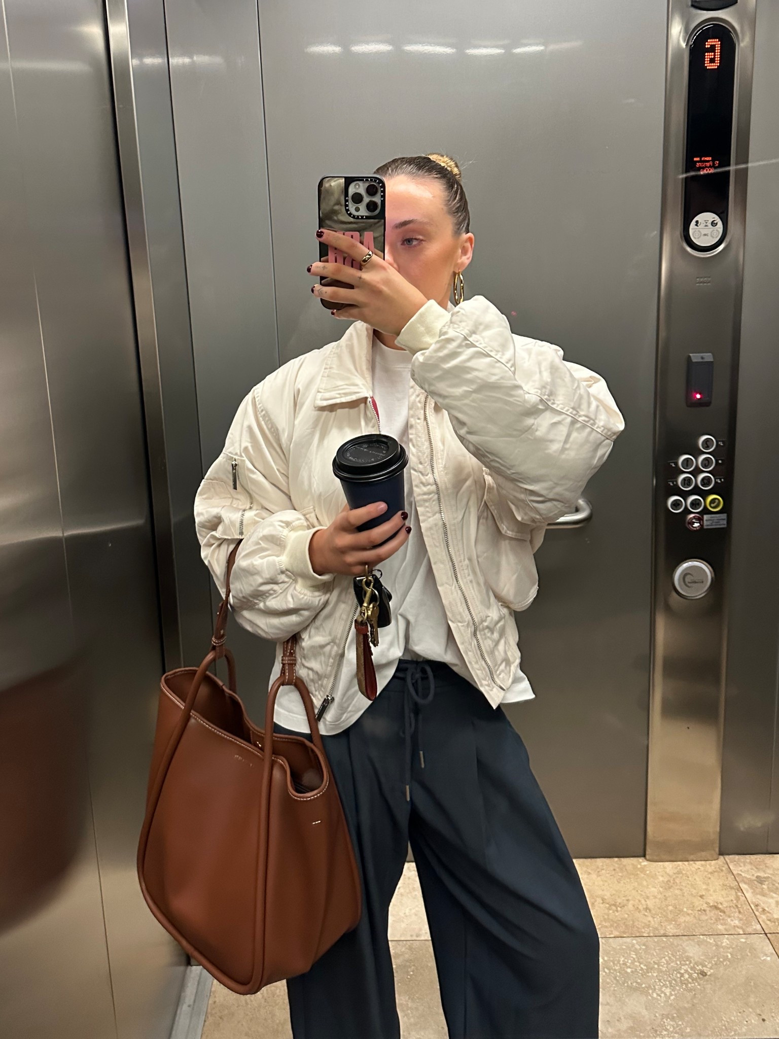 Daily elevator outfit pic (bomber is Scarlett and Sam) 