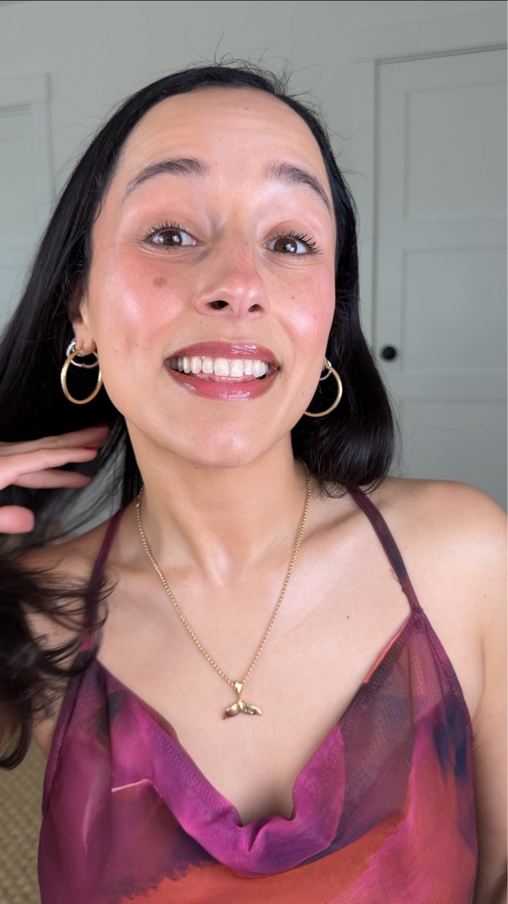 Sephora Sale = the perfect excuse to restock my holy grails + try new faves ✨💄 comment "LINK" and I'll send them to you 🔗 

These are the products I actually use every day for that glowy, effortless look.Trust me, these are worth it 🛍️

If you’ve been waiting to grab your favorites… this is your sign 👀

Which product are you adding to your cart first? 💕

Foundation 2N
Concealer M1 Custard
Contour truffle 04 
Blush Maracuya Juicy
Lip Liner Sugar Pie 
Lip Gloss Ruby Milk 

#sephorasale #sephorahaul #beautyfinds #makeupfavorites #viralbeauty