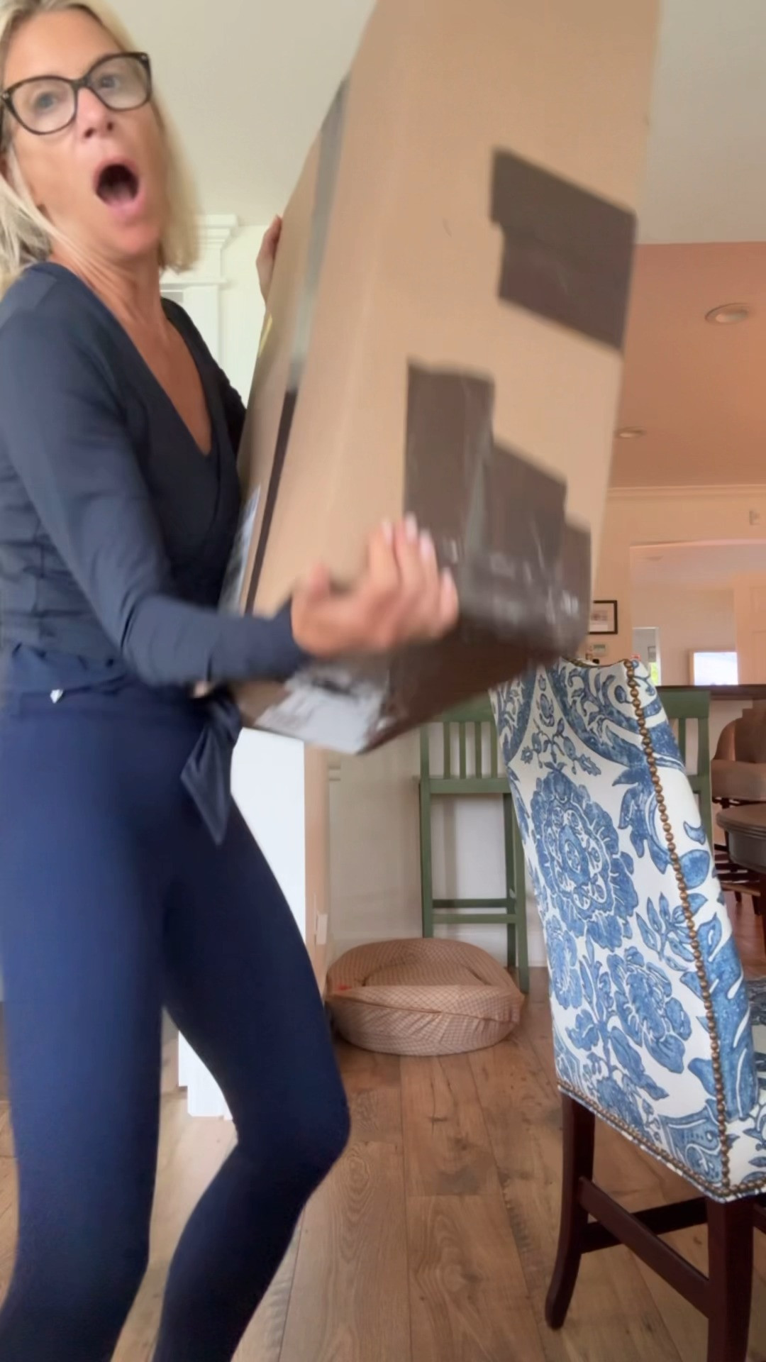 You girls need to watch because there are some GOOD surprises in here. The browns, navy, denim, leopard bag… all completely my fall language. And then I got to the shoes and basically forgot about everything else. @J.McLaughlin #sponsored  

 
