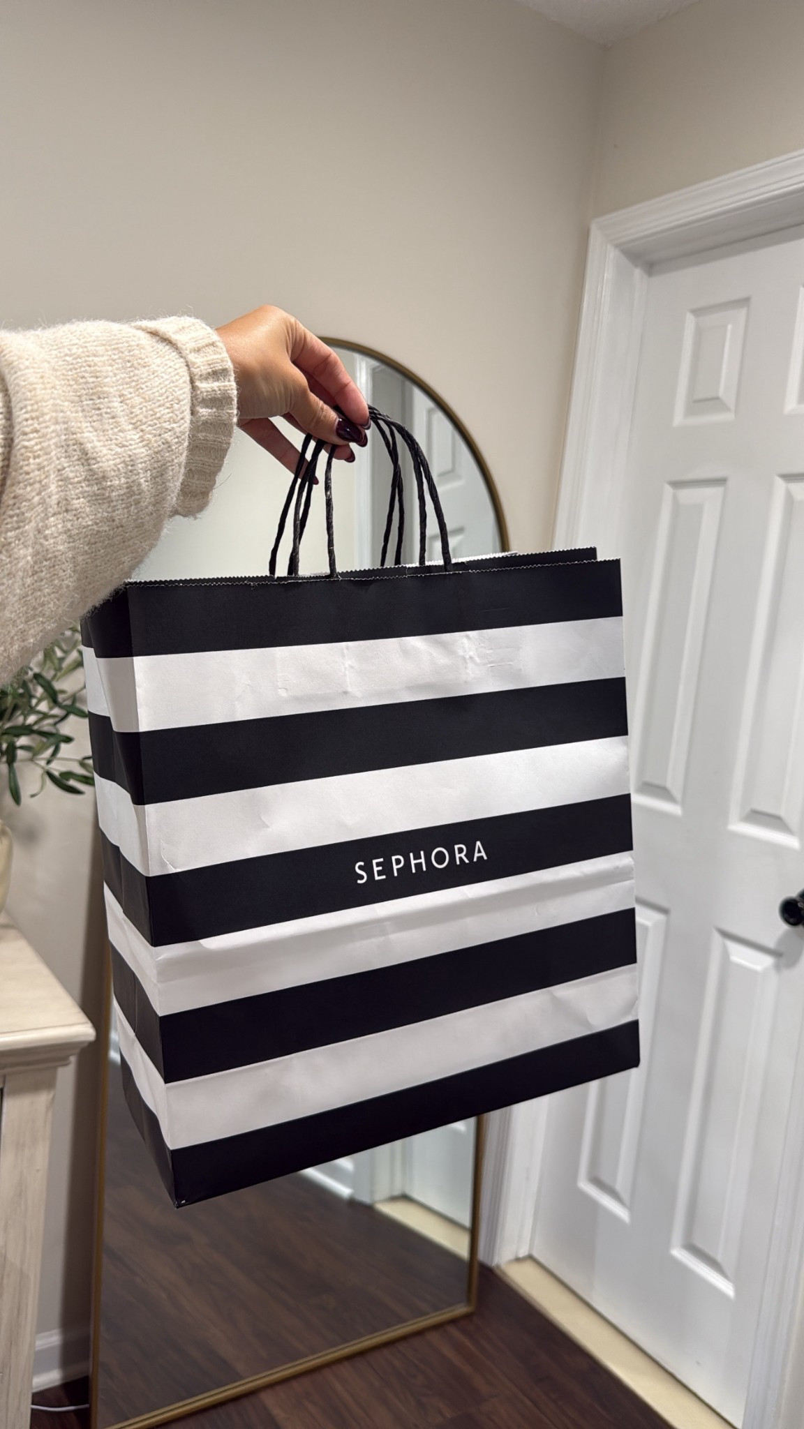 Latest haul + online order ✨ 

#LTKBeauty #LTKSaleAlert #LTKGiftGuide