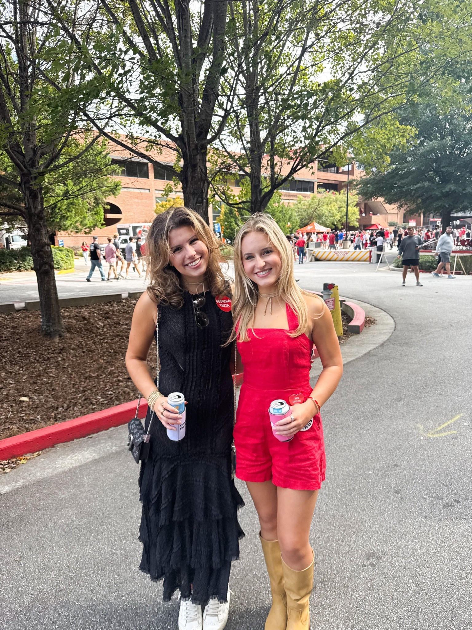 Lovely lovely Cinq a Sept dress !!!🖤🖤 SO comfy and flatteringg