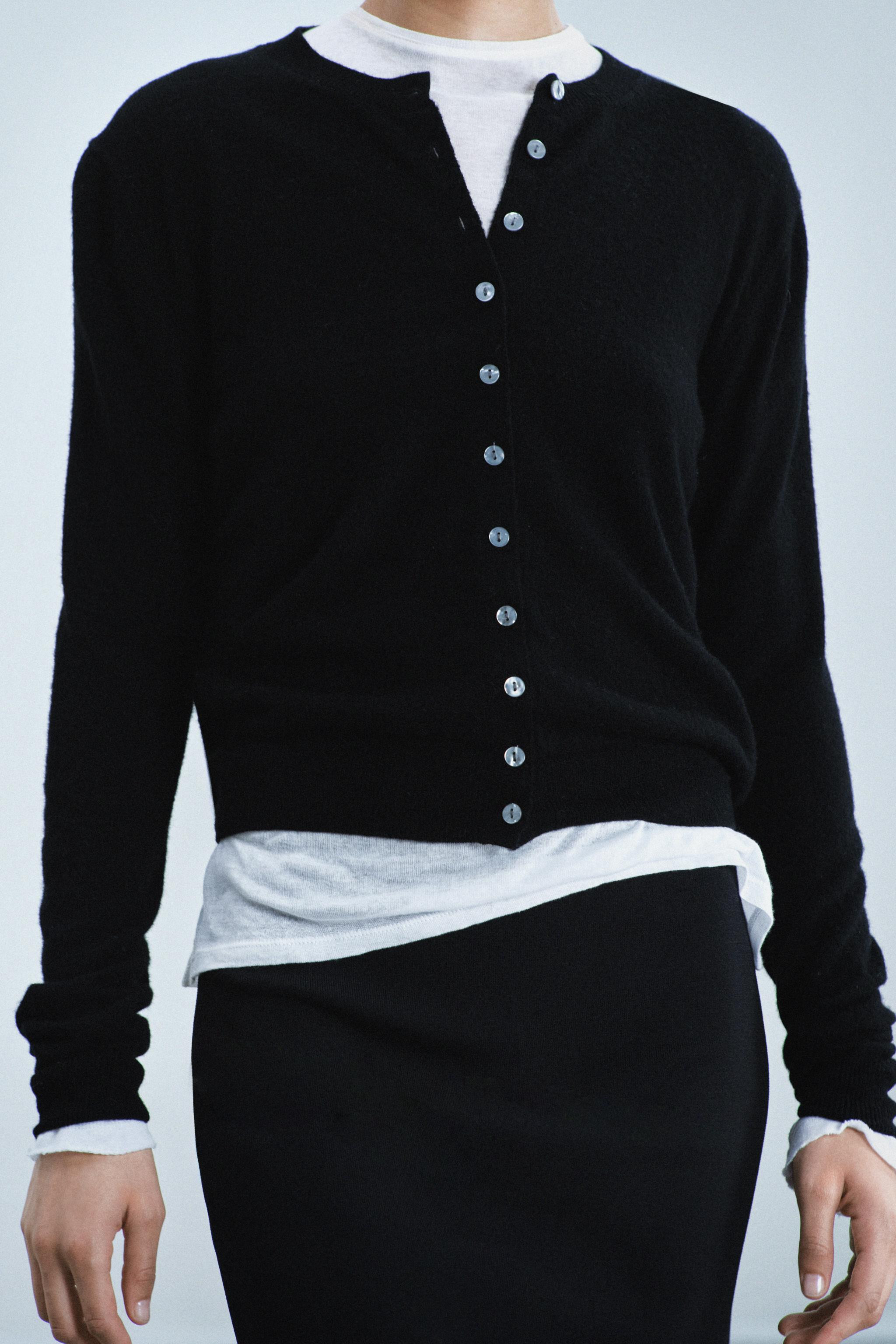 DescriptionColorContentsMeasurements | Zara Canada