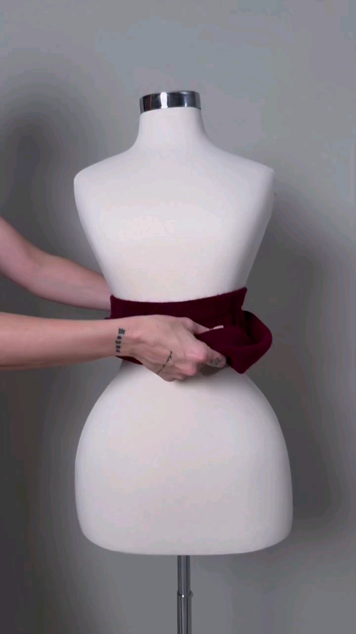 Currently living for this look — simple but so on trend!

#LTKstyletip #LTKbeauty #LTKdresses