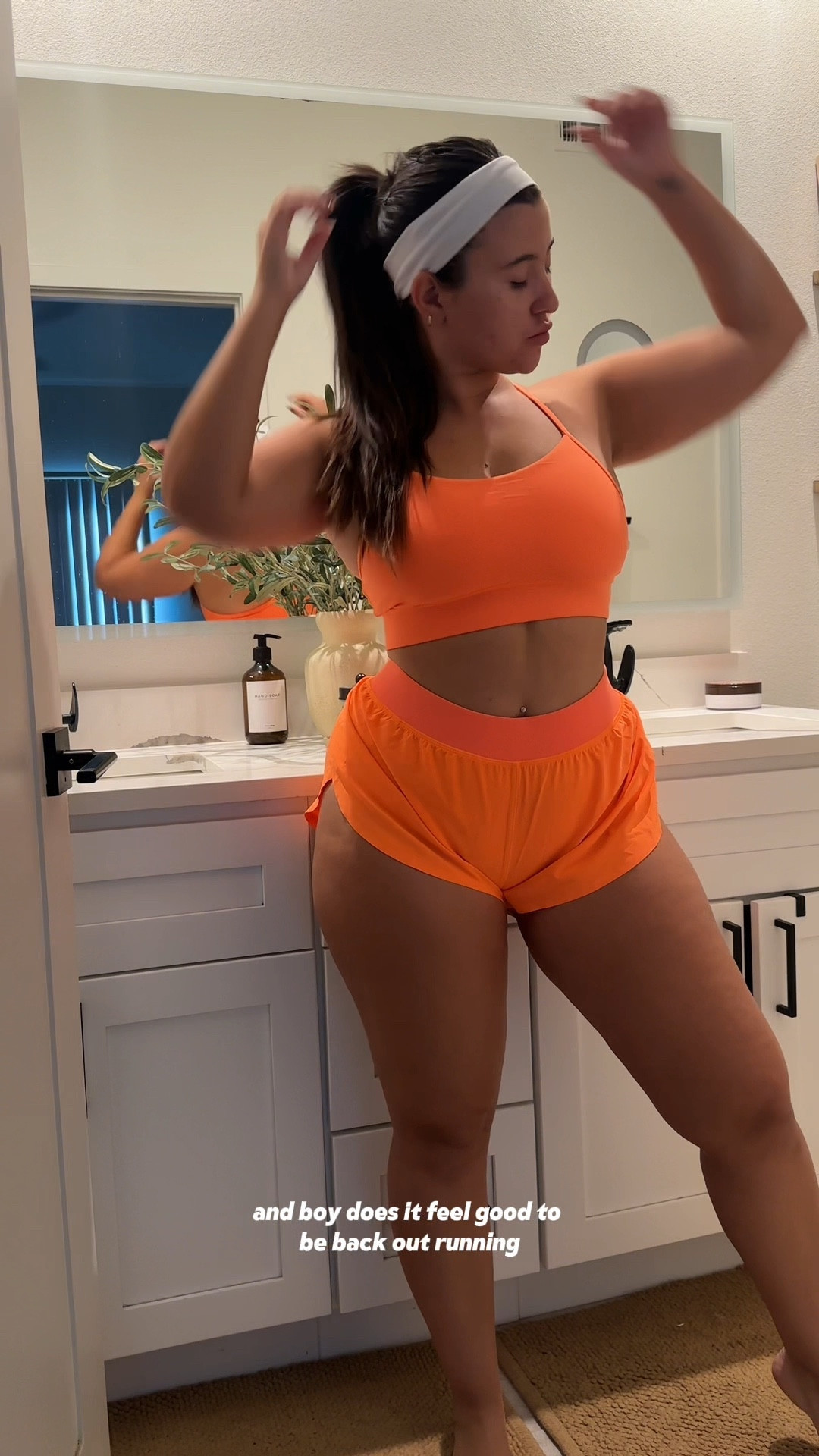 Let’s go on a run!

#runningoutfit #runninggear 

#LTKVideo #LTKActive #LTKFitness