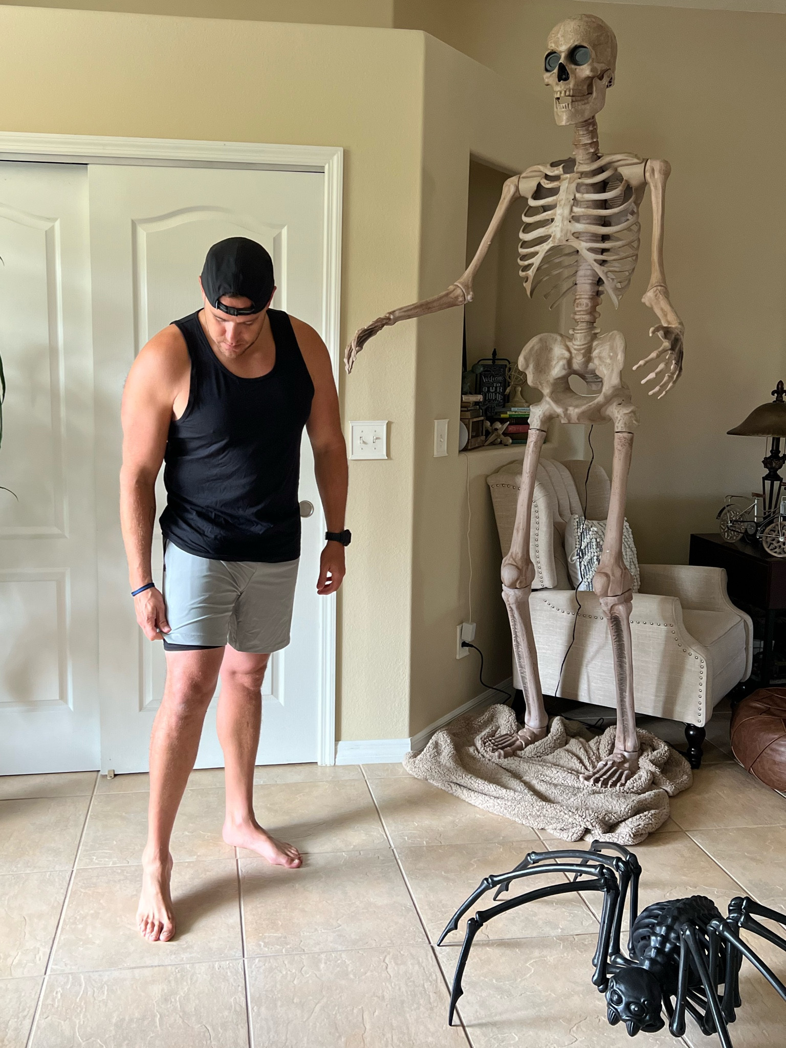 When hubby is loving his fresh, new Fabletics pieces for fall  🤌🏻🖤

#LTKMens #LTKFitness #LTKActive