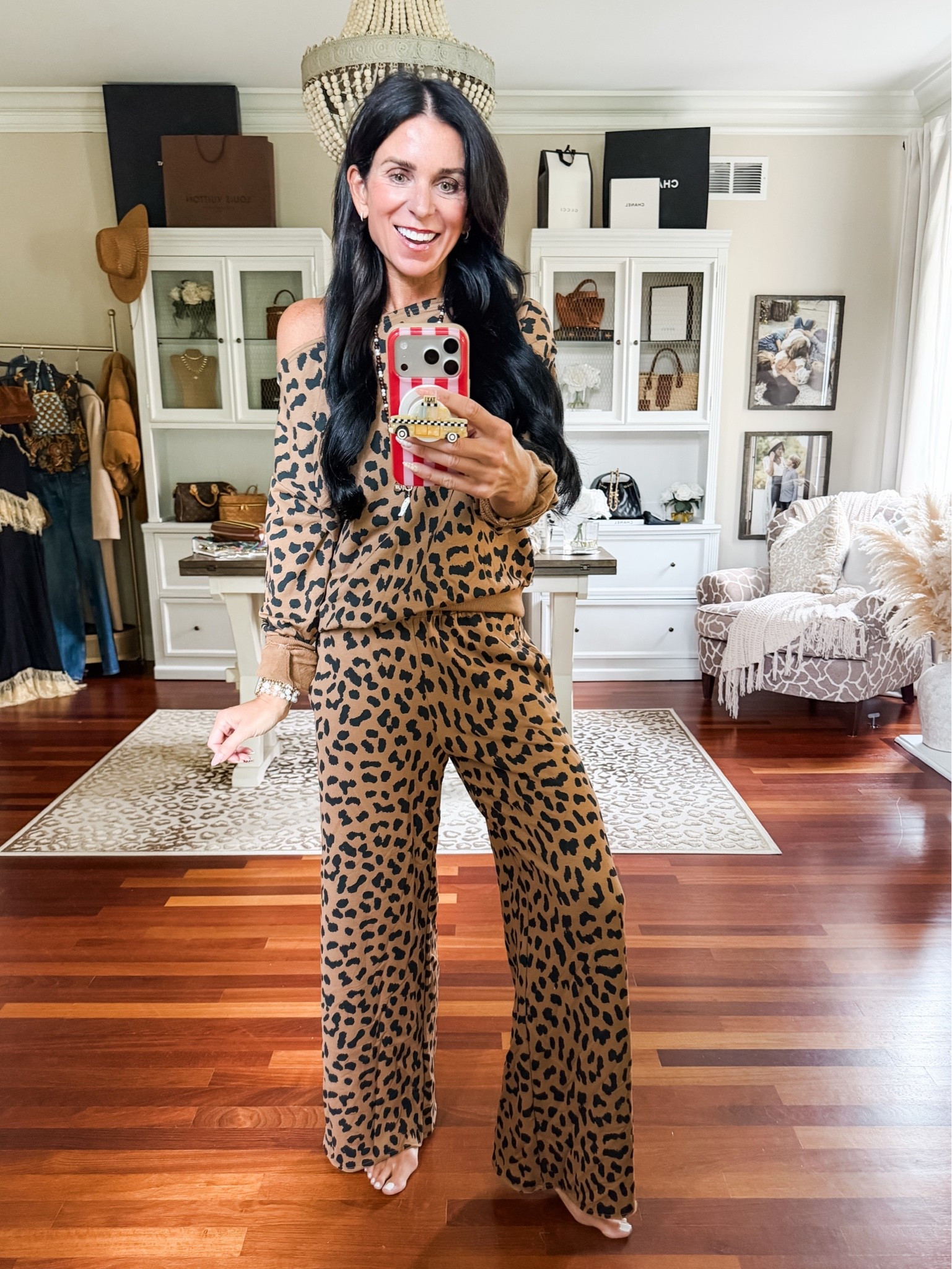 Love this leopard lounge set! Wearing a small in both 
@Target

#LTKootd #LTKActive #LTKSeasonal