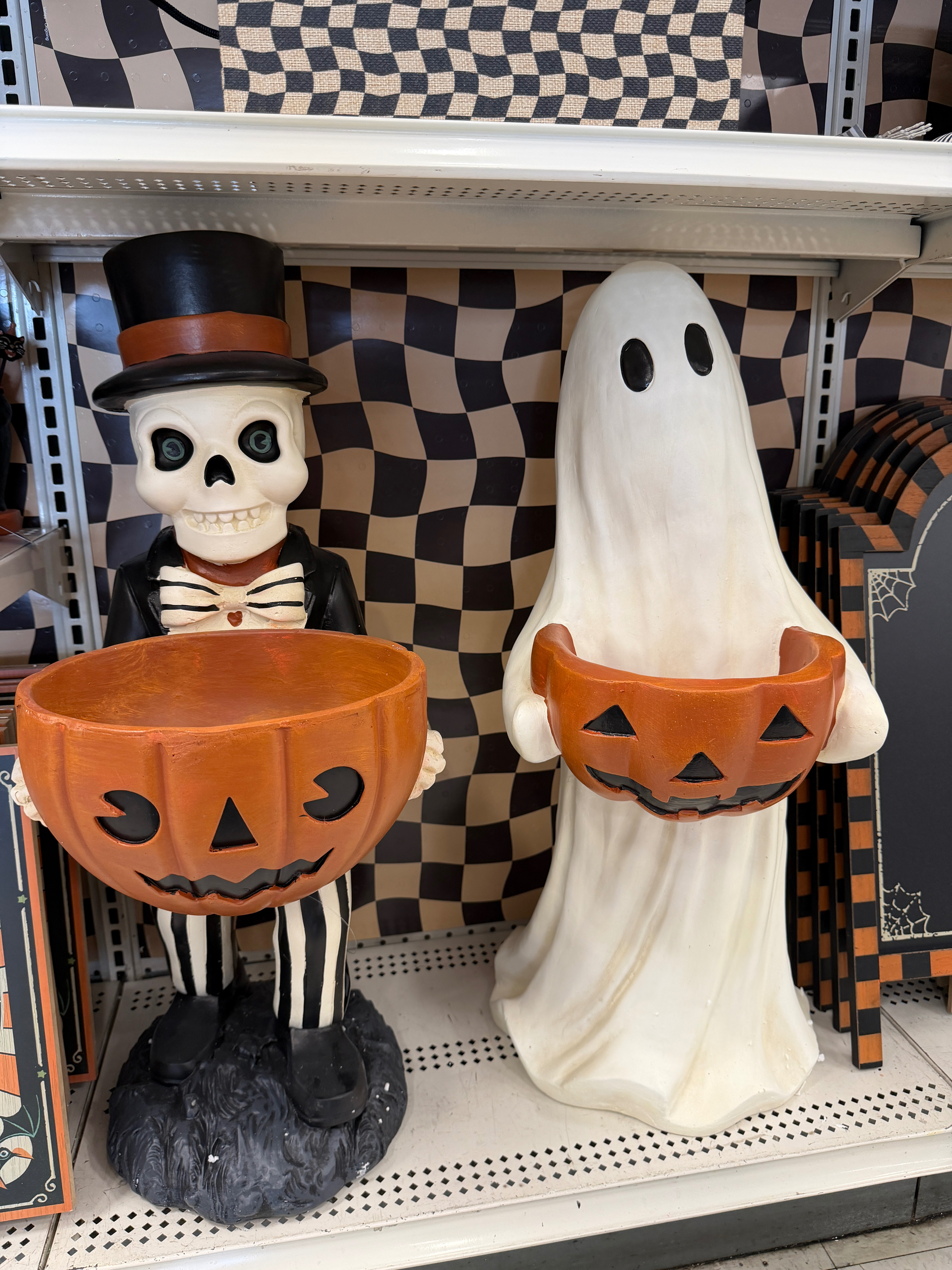 Vintage-inspired Halloween is here at Michaels! 🕯️🎃 Think nostalgic pumpkins, spooky accents, and charming decor with all the old-school Halloween vibes. 👻🖤 #VintageHalloween #MichaelsFinds #HalloweenDecor 

 #LTKSeasonal #LTKHome