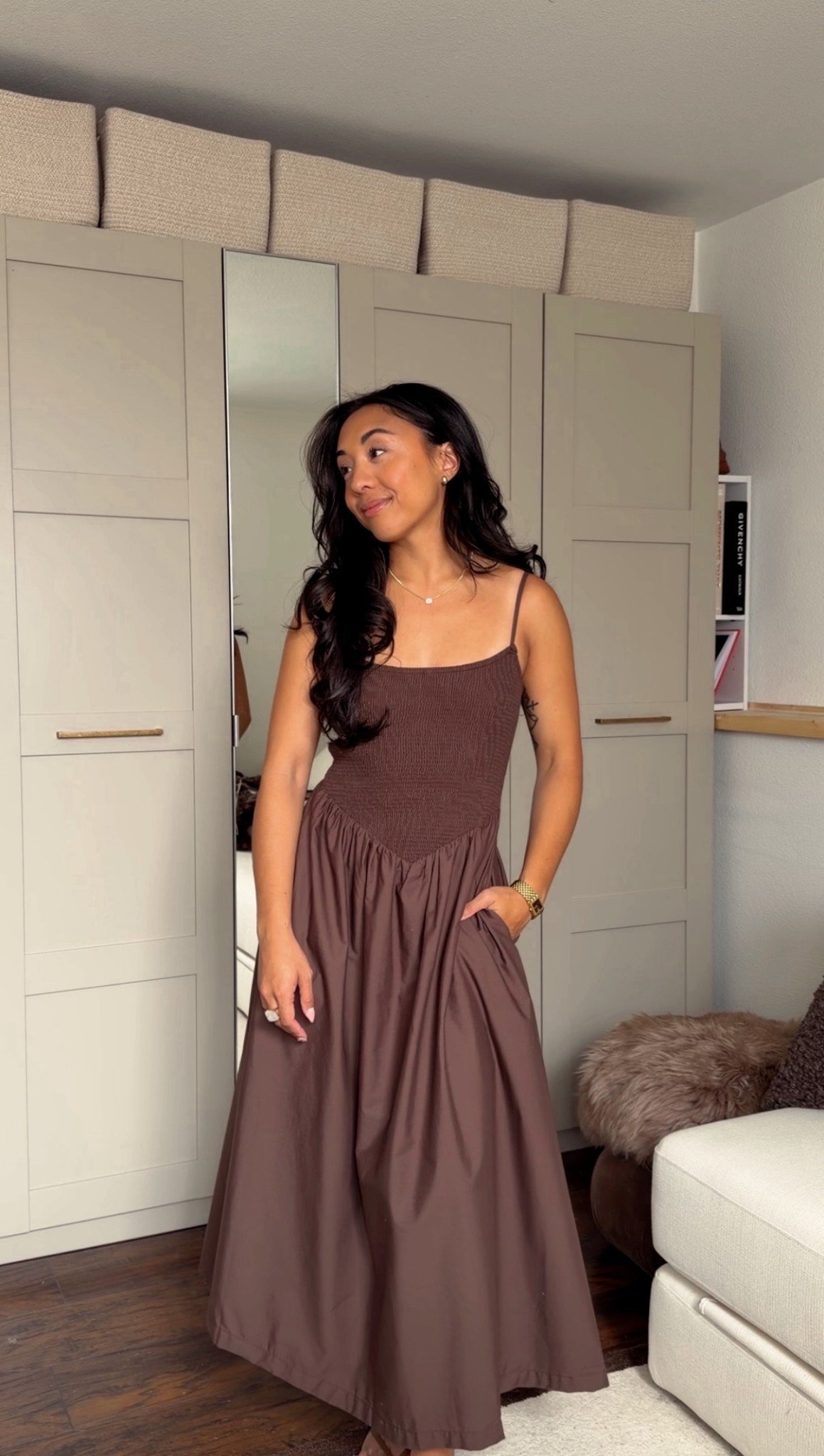 Gorgeous dress for spring! 🤎 wearing size S

#LTKPetite #LTKSpringSale #LTKootd