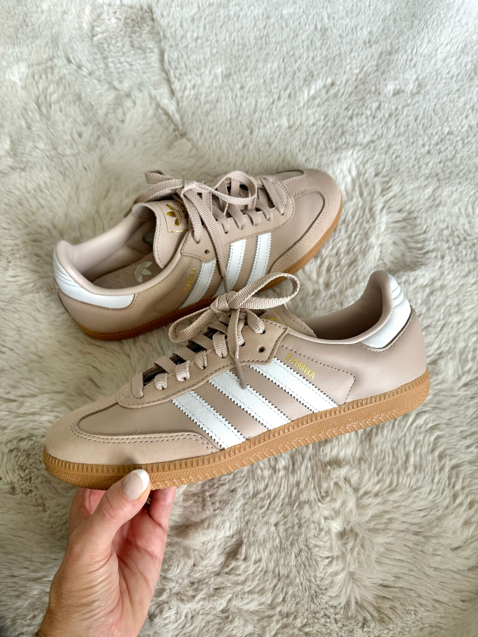 Loving the color of these adidas samba sneakers perfect with jeans for a fall outfit!👖 👟 

#LTKOver40 #LTKStyleTip #LTKCon