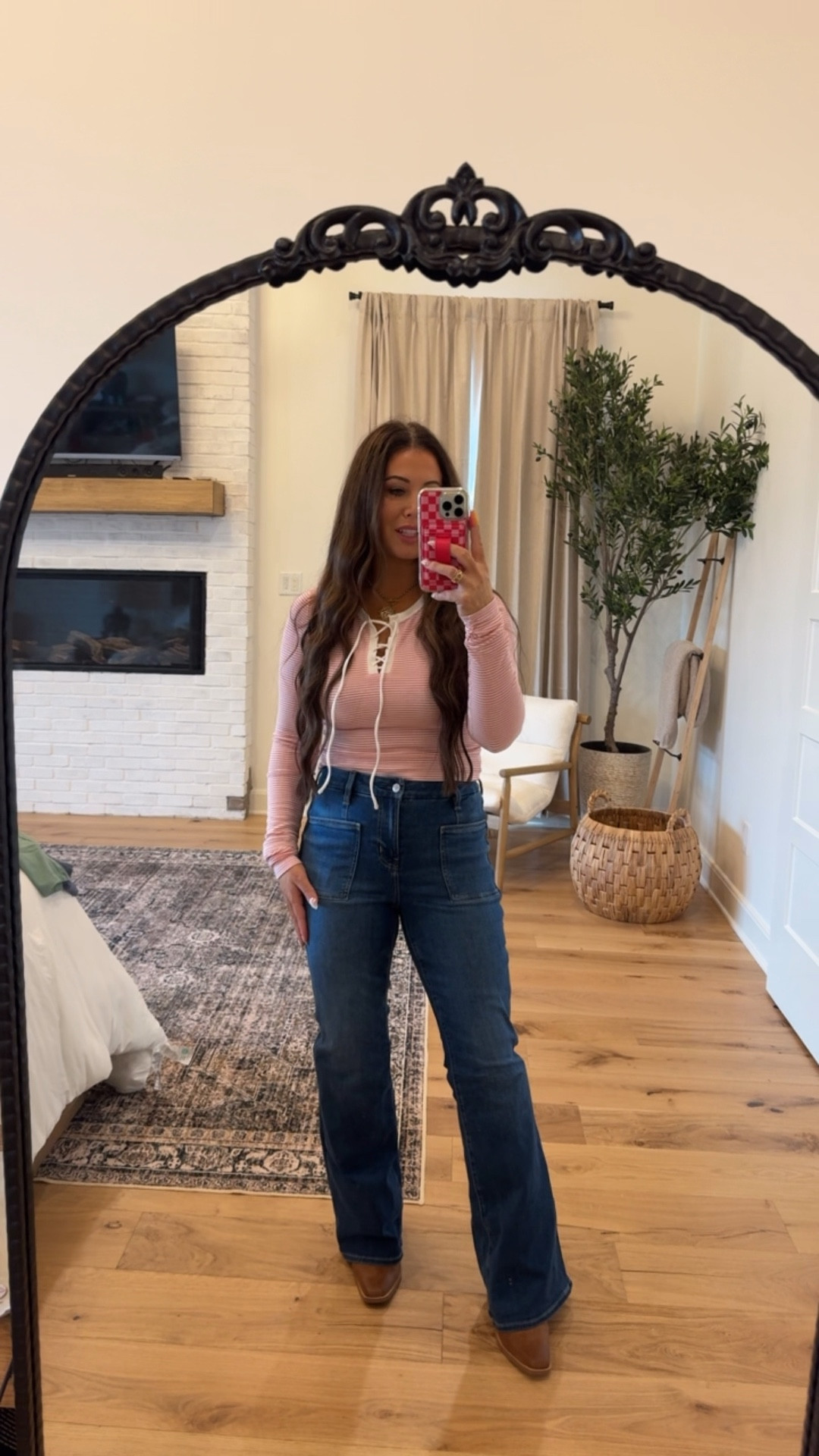 
Stretchy high-rise flare jeans 🤎

The most flattering, comfortable denim — snatched waist with the perfect flare. Ella Langley rocked this style and I get the hype. I’m in a size 4R

Everything linked here 🤍

#LTKSaleAlert #LTKgrwm #LTKootd