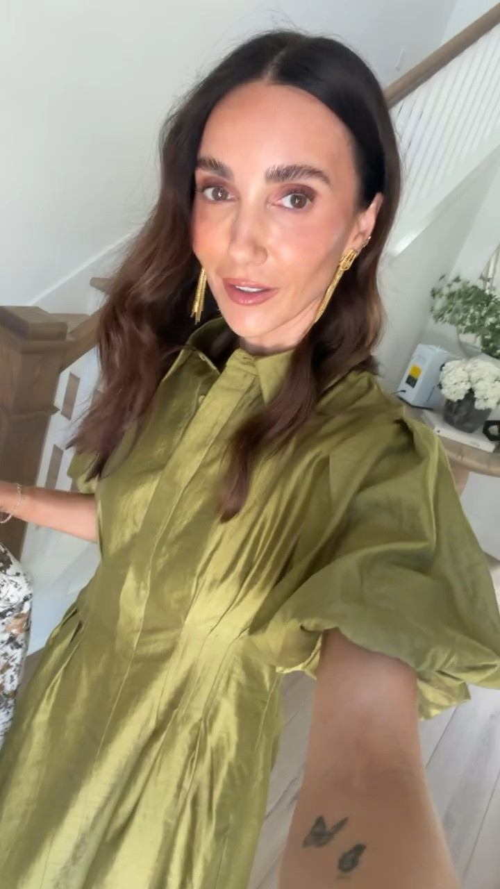 I'm wearing size XS in jacket and dress. @Tuckernuck #tuckernuckpartner

green mini dress, olive mini dress, organza mini dress, shirt mini dress, puff sleeve dress, fall mini dress, fall occasion dress, wedding guest dress, party mini dress, Tuckernuck dress