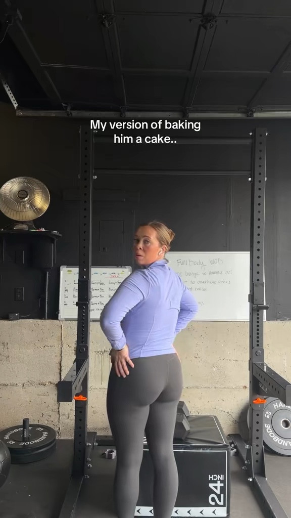 Midsize Gym Outfit of the Day 💜🤍 size 10 | M\L | 5’4” 

#LTKActive #LTKMidsize #LTKfitnessgoals