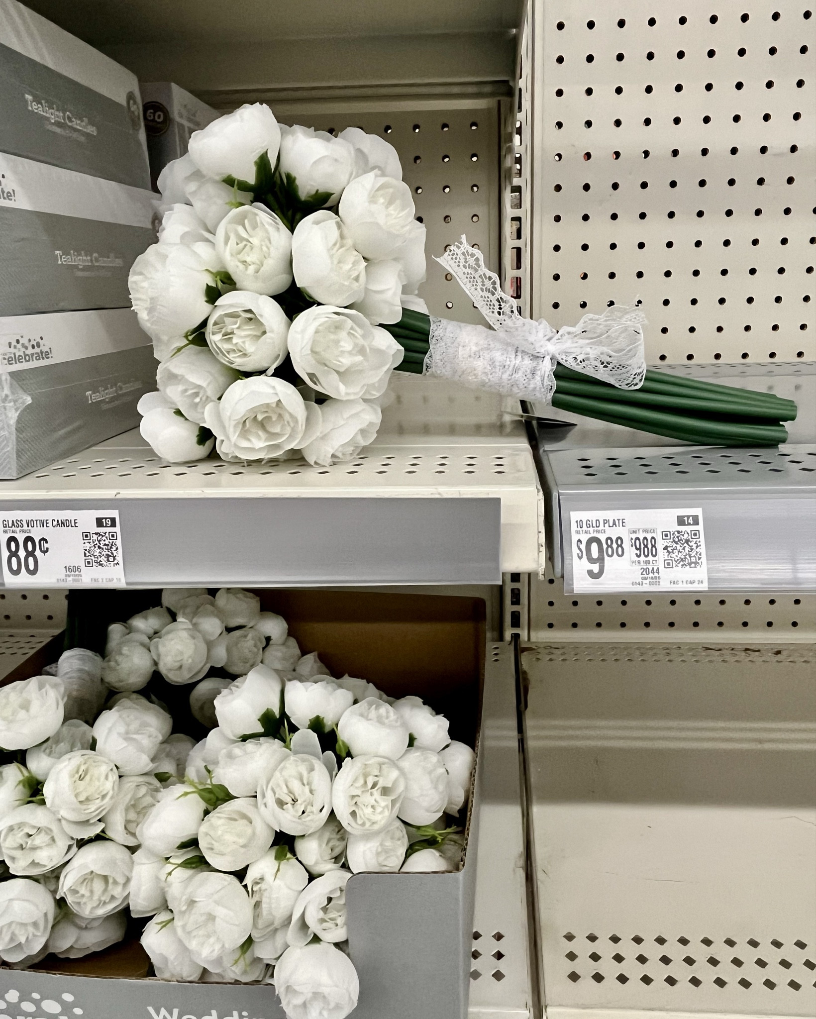 10 wedding finds at Walmart this week. Includes ideas for pre-wedding event clothing and decor!

#bridalshower #bacheloretteparty #rehearsaldinner #engagementphotoshoot #backyardweddings #brideonabudget #affordablebridal

#LTKSeasonal #LTKWedding #LTKStyleTip