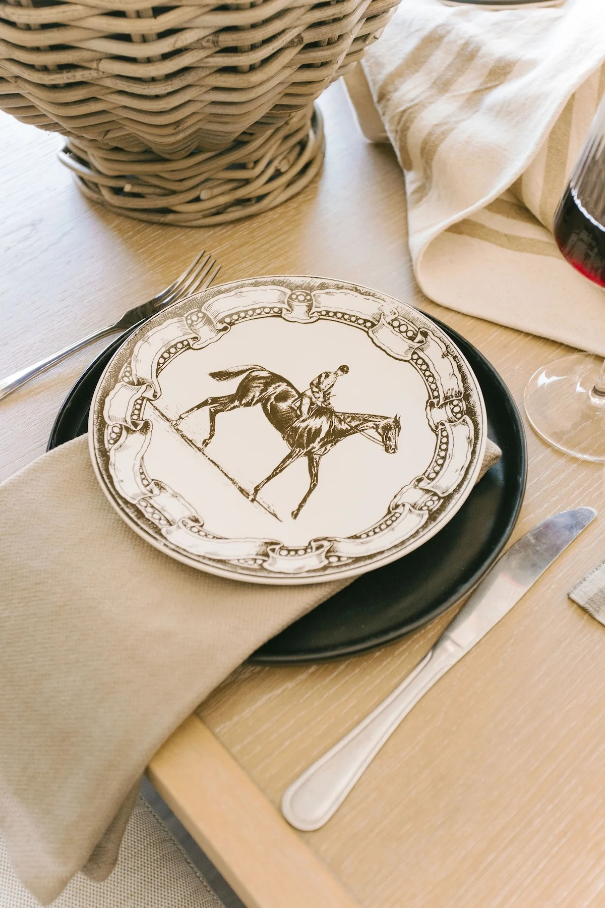 Vintage-Inspired Horse and Rider Plate | THELIFESTYLEDCO