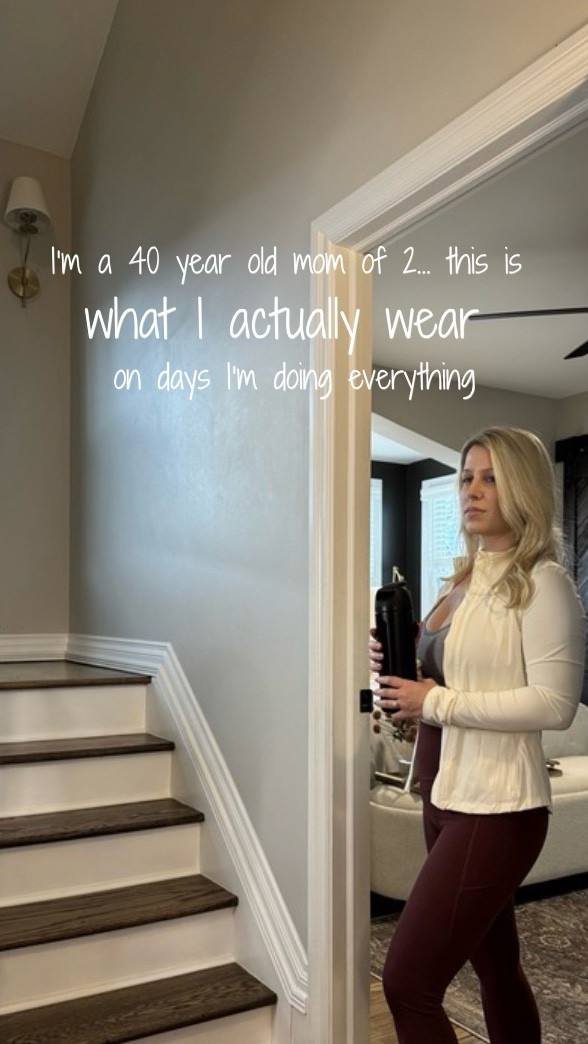 What I wear as a 40 year old mom of 2 that makes me feel confident & comfy all day. 
iuga leggings-Wearing a size small… true to size with a comfy stretch. Colors are navy blue & novtilucence red 
CALIA zip up- size small in ivory 

On sale + code BESTIUGA for extra savings 🙌

#LTKActive #LTKOver40 #LTKSaleAlert