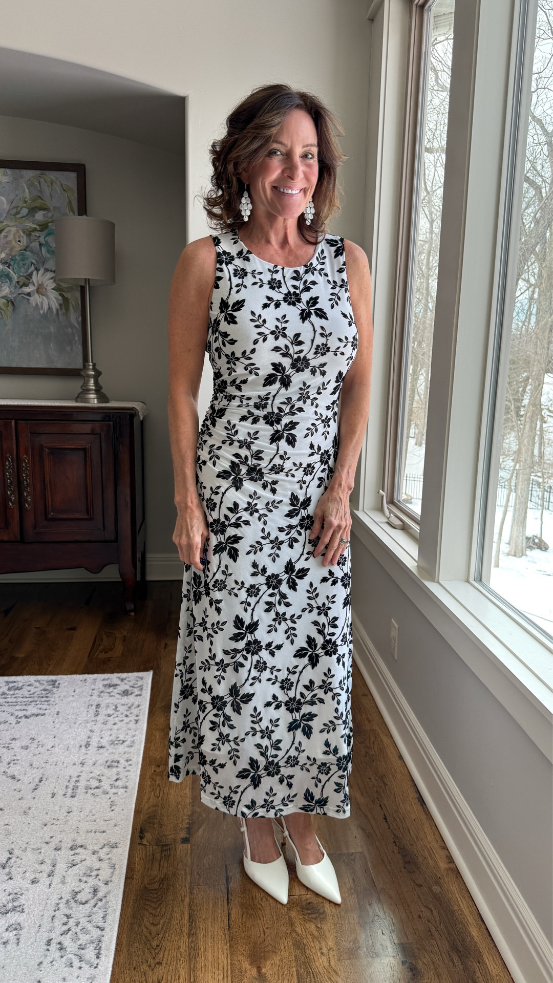 This black-and-white dress is one of those pieces that does the work for you. Easy fit, classic print, and instantly polished without feeling dressed up. I’d wear this for dinner, an event, or anytime I want to look pulled together with zero effort.

#EveningDress #blackdress #VelvetDress #MaxiDress #SpecialOccasionDress #WeddingGuestDress #ElegantDress ￼