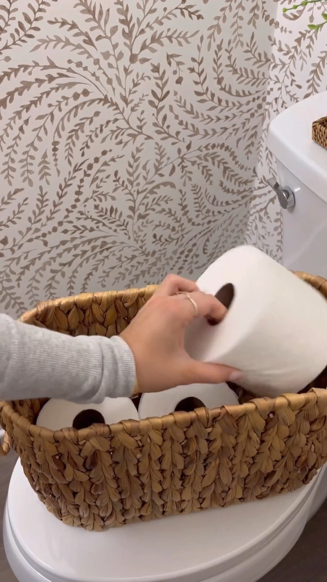 One of my favorite practical Amazon finds!! love this toilet paper basket!🤎





Amazon, prime days, good deals, savings, Home decor, storage, organization, bathroom, guest bathroom, sidneymarieduke

#LTKHome