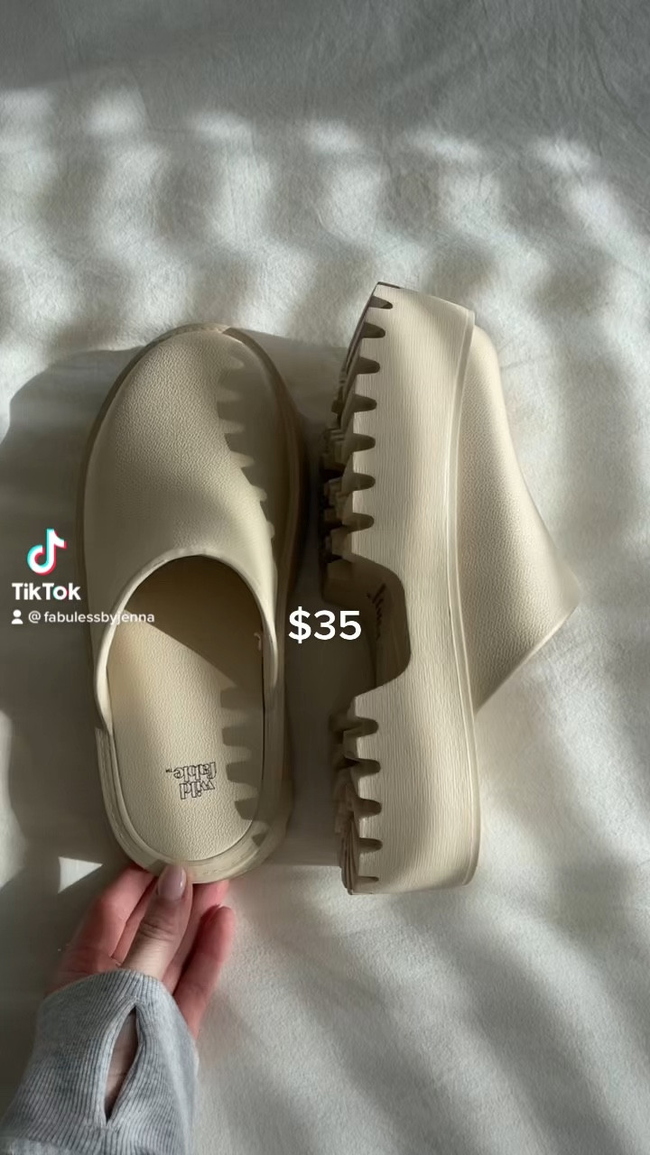 Same shoe, different price! 

#LTKSeasonal #LTKsalealert #LTKshoecrush