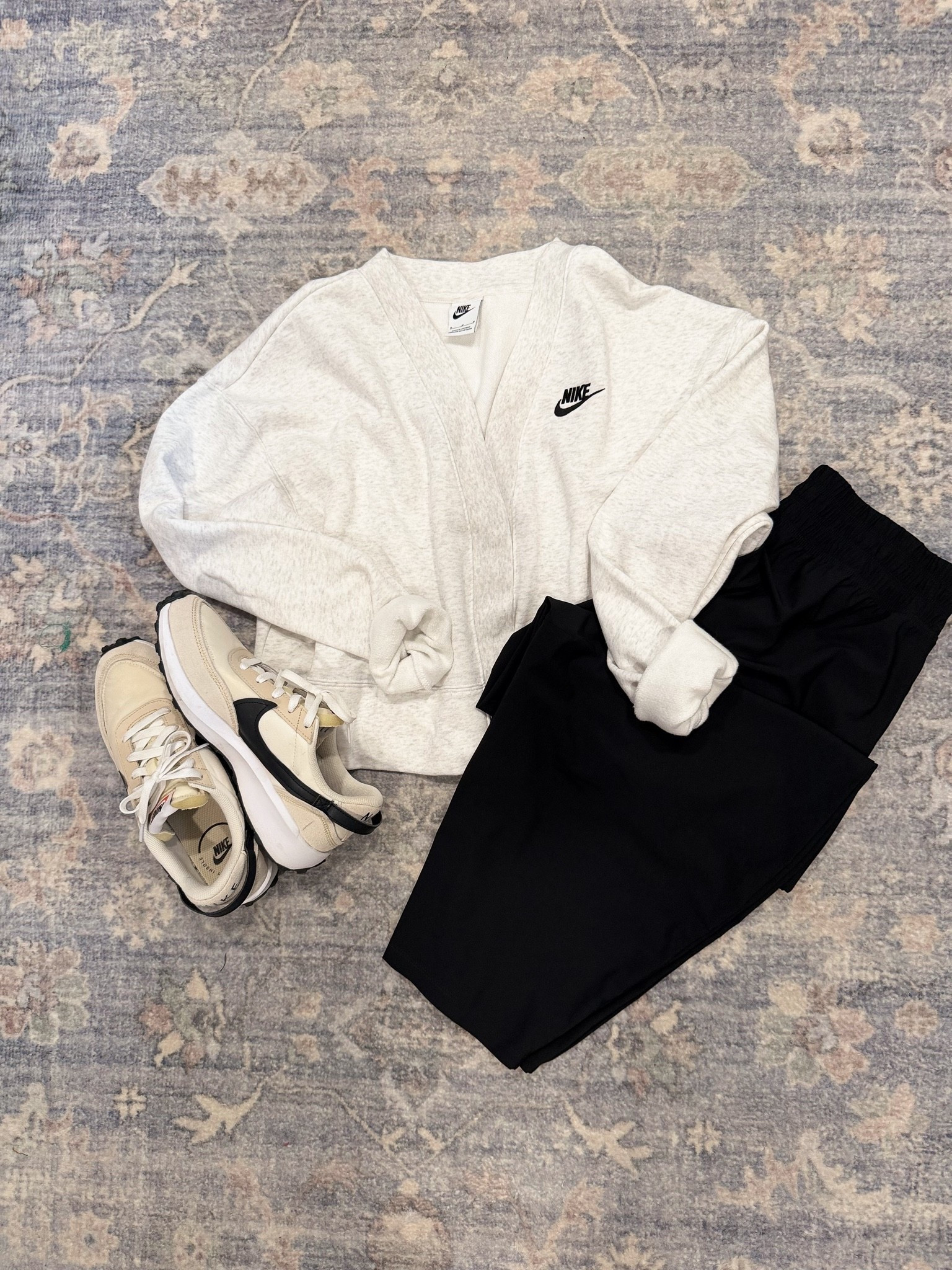 I’ve been eyeing this Nike cardigan, and today I finally saw it on sale so I snagged it. 
I grabbed medium, little oversized.

#LTKSeasonal #LTKActive #LTKmomlife