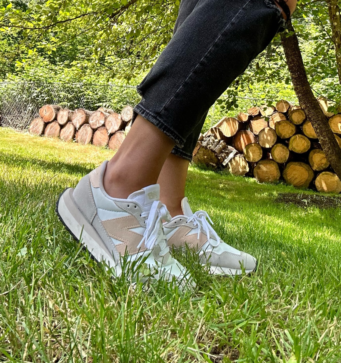 neutral retro sneakers !!
wearing in the color white/rose, tts 💖 

new balance, white sneakers, vintage retro sneakers, white shoes, KOTD 

#LTKstyletip #LTKshoecrush #LTKunder100