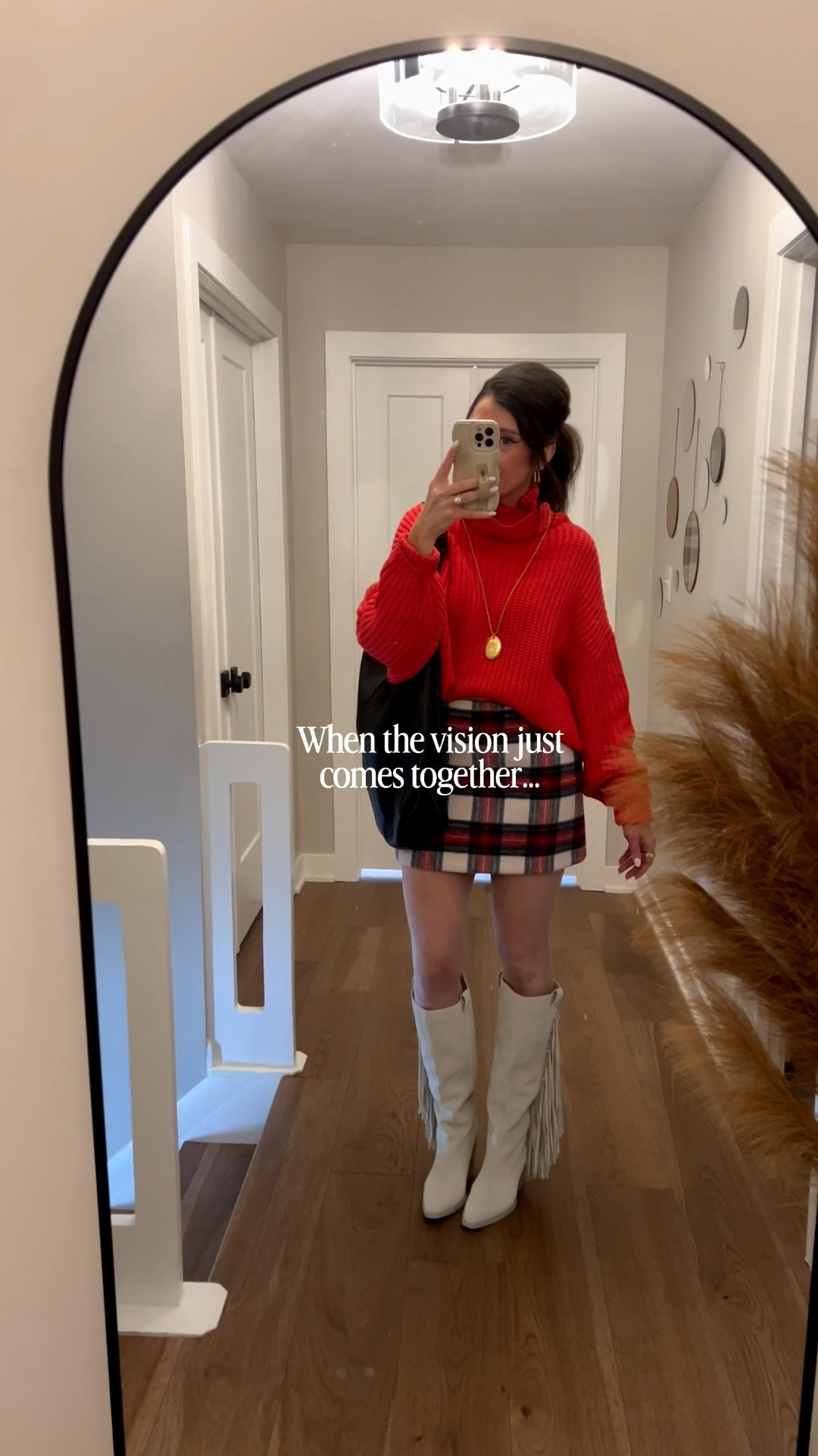 When the vision comes together…

Comment LOOK for DM or shop in my @shop.ltk

#plaidskirt #redsweater #fringeboots #winterchic #cincinnatiinfluencers 

#LTKdayinmylife #LTKmomlife #LTKootd