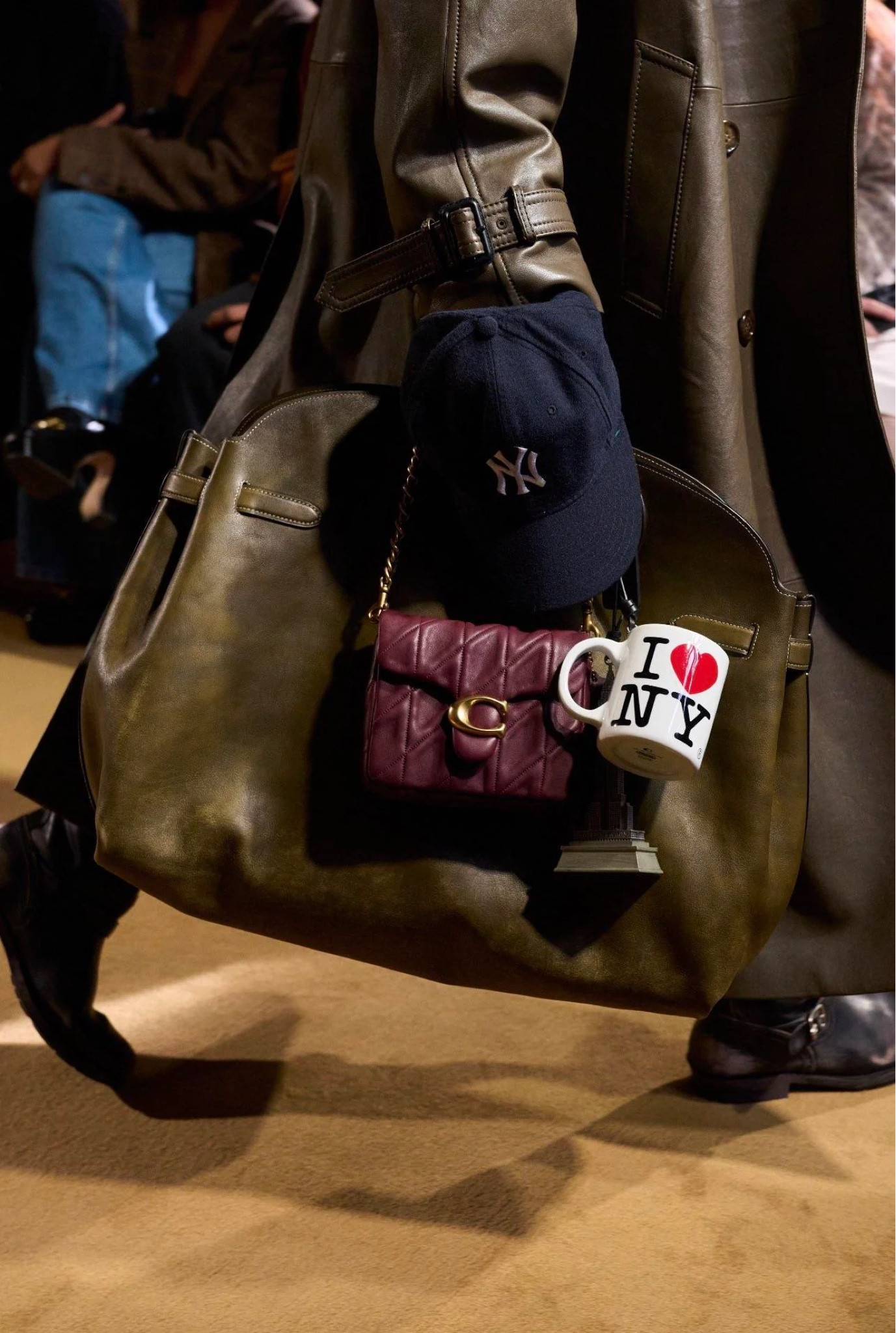 ファッション雑貨・小物その他 Soft Empire Carryall Tote 40 COACH Soft Empire 40 Leather Carryall Satchel Bag | Dillard's