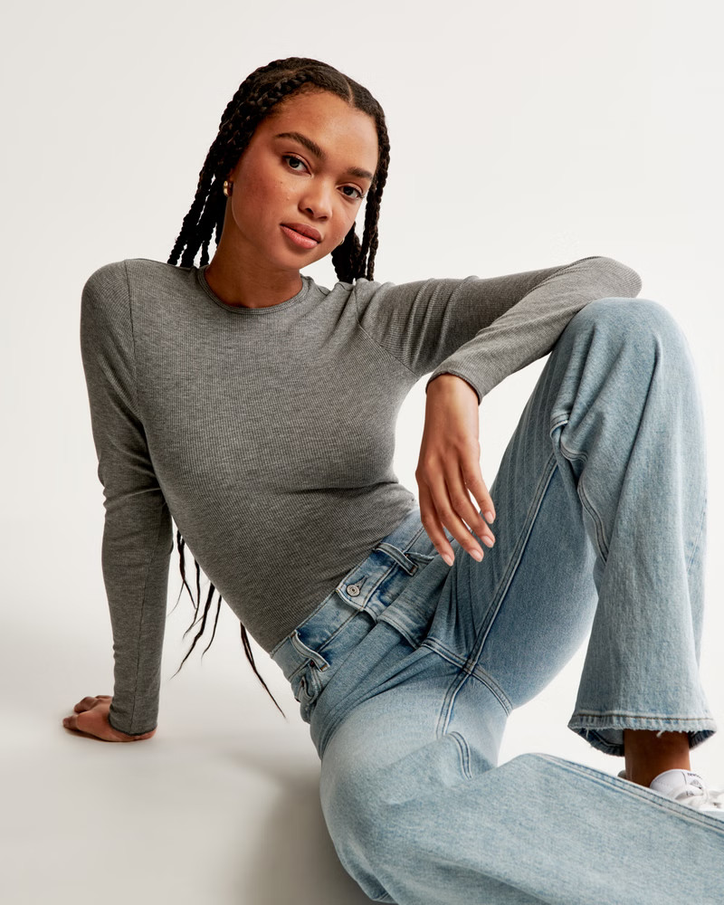 Essential Long-Sleeve Featherweight Rib Tuckable Top | Abercrombie & Fitch (US)