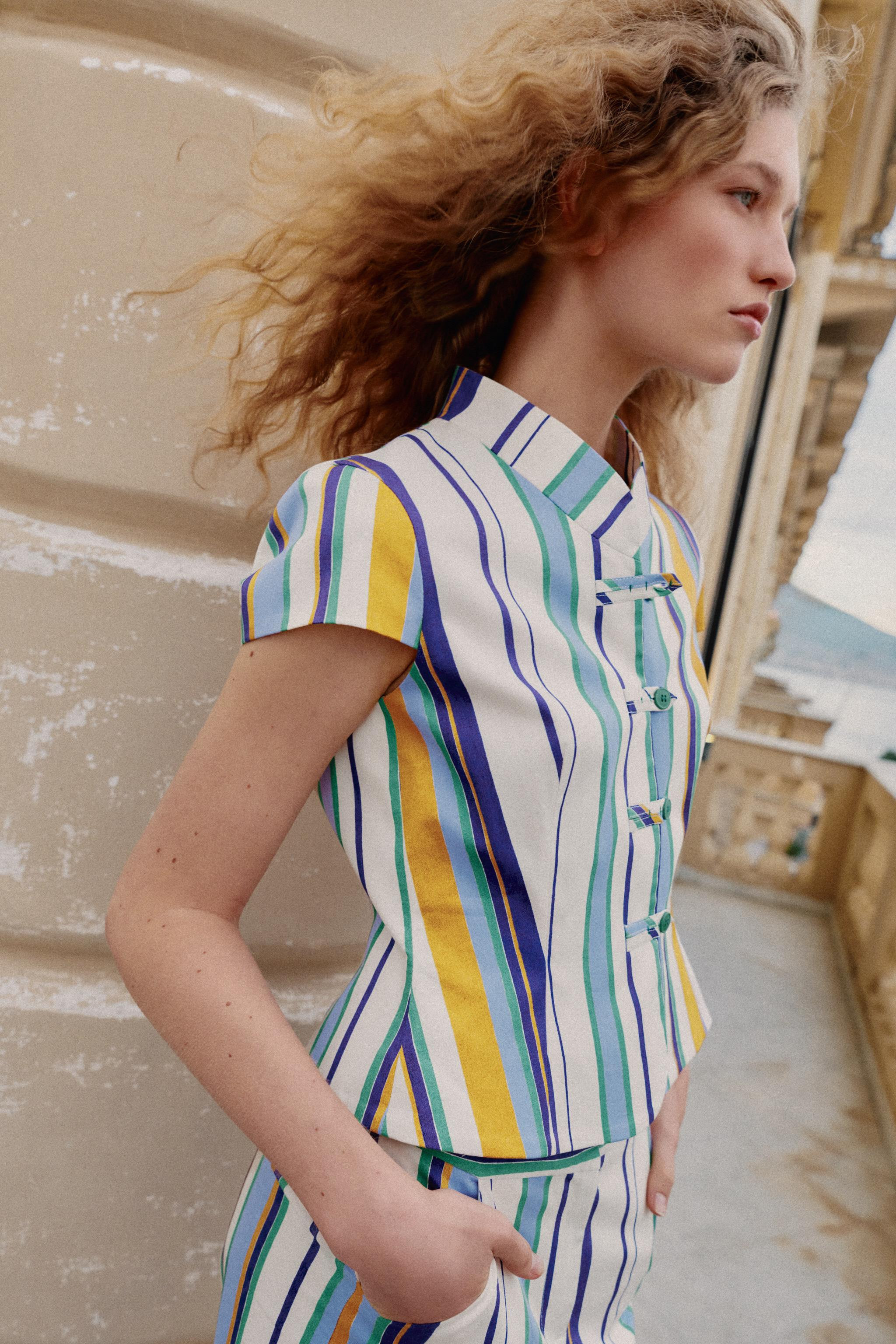 STRIPED FROG FASTENING TOP | Zara US