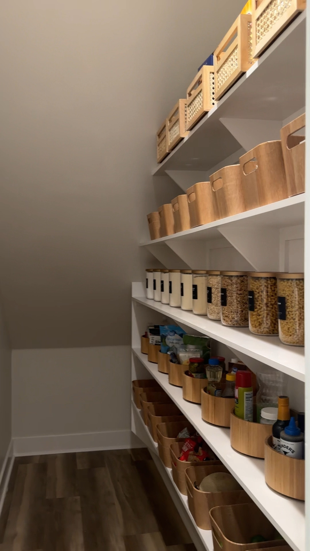 Pantry upgrade part 5!! 🩵💙

#LTKVideo #LTKHome #LTKFindsUnder100