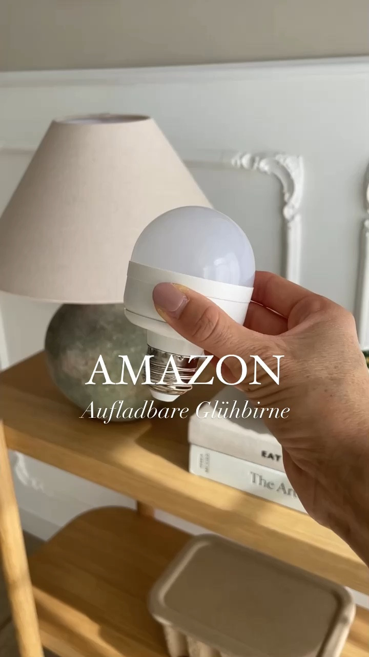 Wie praktisch sind bitte diese Glühbirnen!? 💡🥰 Mir hatte das schwarze Kabel meiner schönen Tischlampe nicht gefallen und mit dieser Glühbirne funktioniert die Tischlampe ganz ohne Stromanschluss! Die Glühbirnen haben 3 Lichtmodi (weiß, warmweiss, warm) sind magnetisch und per Kabel wieder aufladbar! Perfekt für wenn euch eine Steckdose fehlt oder ihr bei Deckenlampen keine Stromanschlüsse habt aber euch so sehr eine Deckenlampe wünscht 🥰 

#LTKhome #LTKeurope #LTKdeutschland