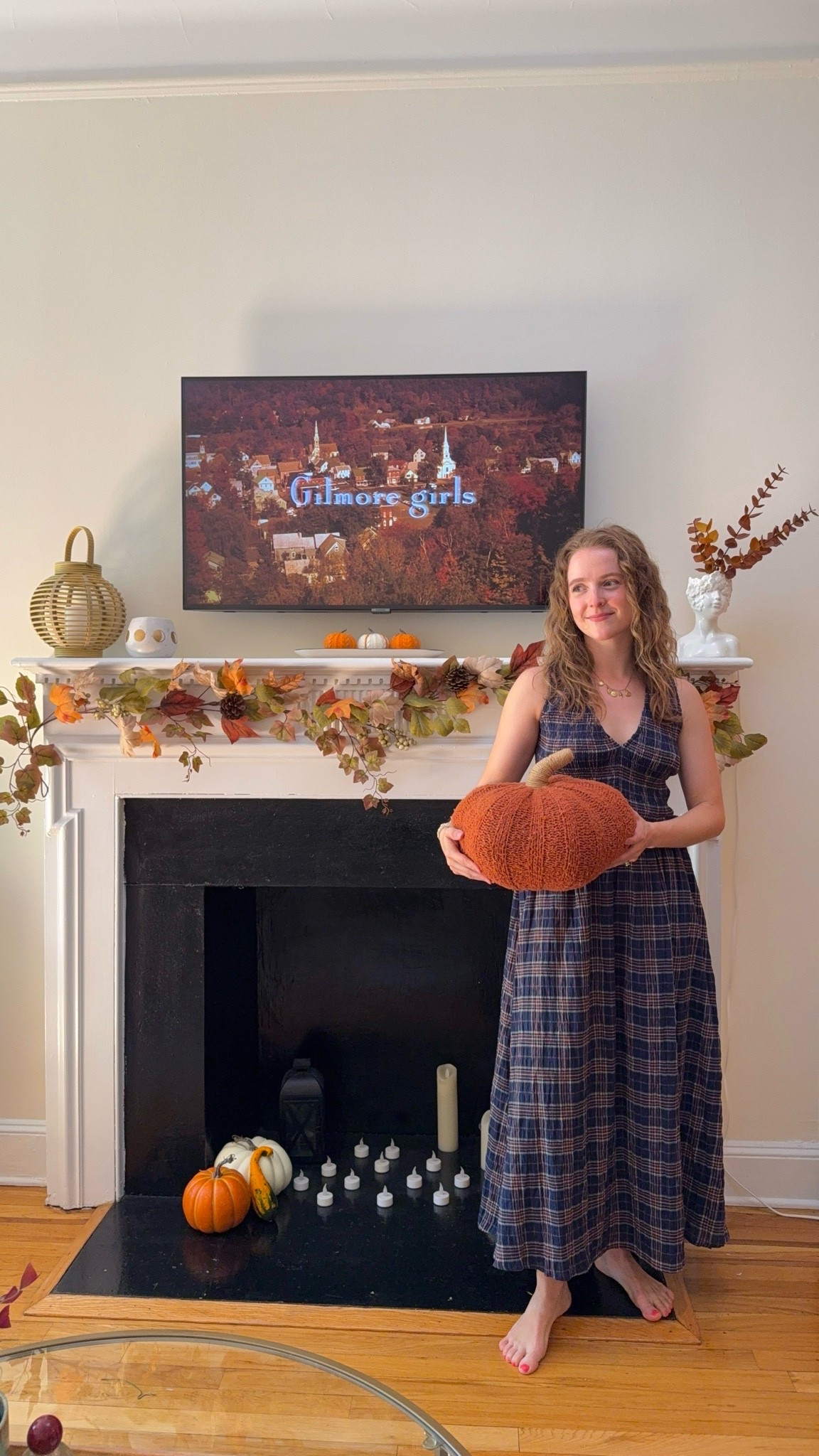 Fall decor in my nyc apartment

#LTKHome #LTKSeasonal