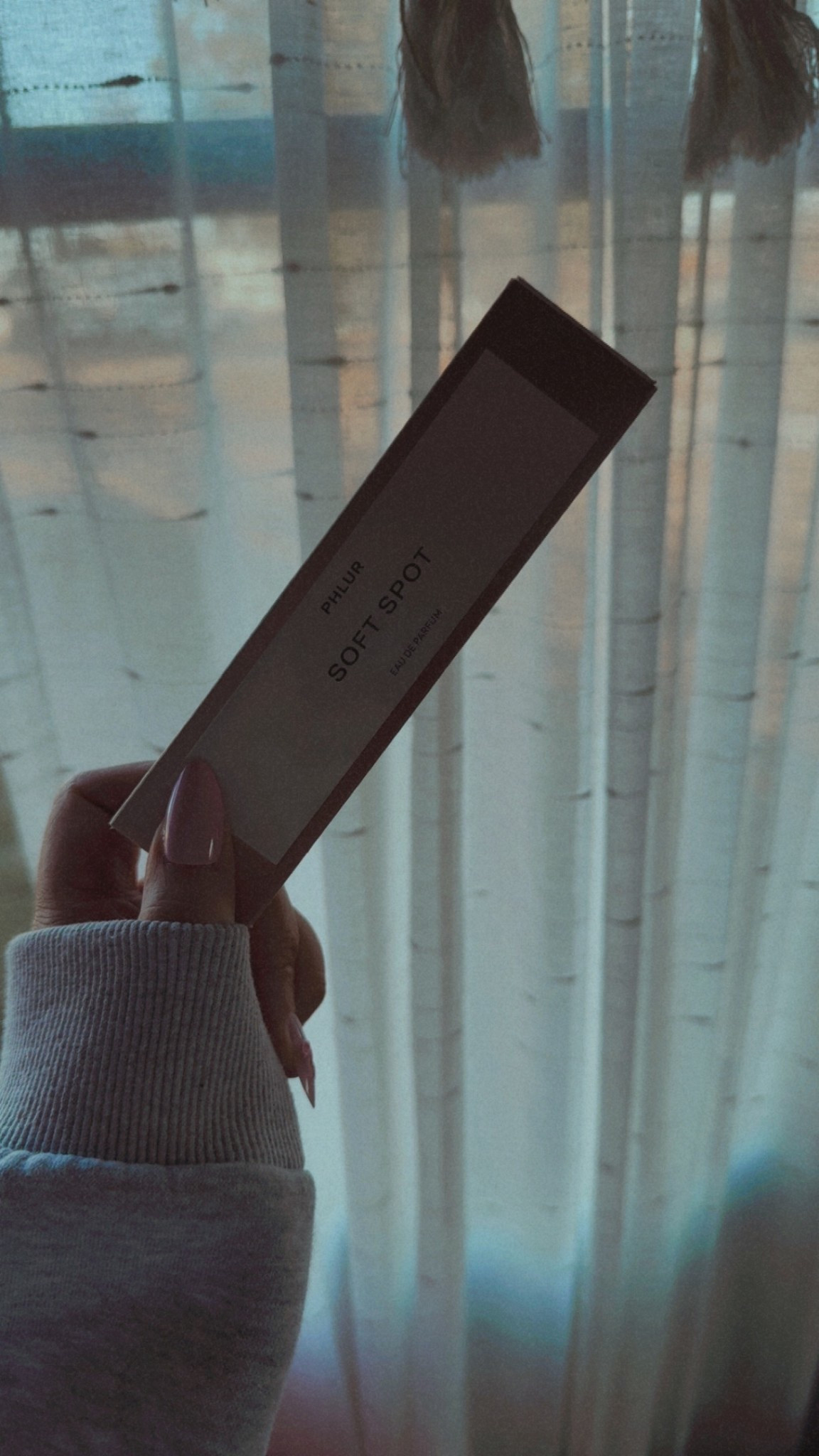 You know I don’t gatekeep the good finds 🤍 This perfume has been my latest everyday obsession… Soft, feminine, and the kind of scent people stop you to ask about ✨ If you’ve been looking for a new signature scent for spring this is such a good one 🌸 phlur soft spot perfume, phlur fragrance, clean girl perfume, feminine perfume, everyday perfume, signature scent, spring fragrance, trending perfume, luxury fragrance, soft floral perfume, perfume recommendation, viral perfume, beauty favorites, sephora perfume find, amazon beauty favorites, fragrance lover, aesthetic beauty finds, gift idea for her

#LTKdayinmylife #LTKBeauty #LTKgrwm