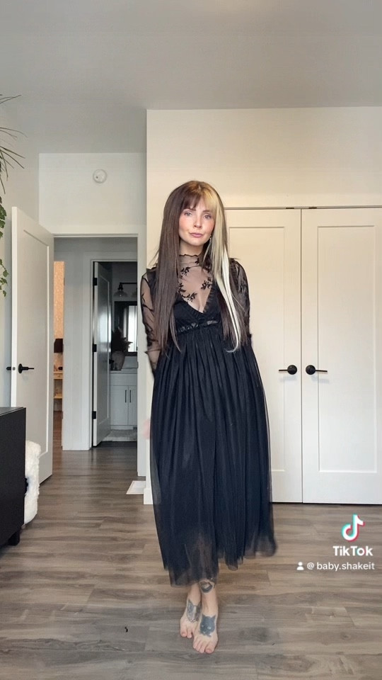 Alternative meets feminine 🖤


#LTKVideo #LTKstyletip