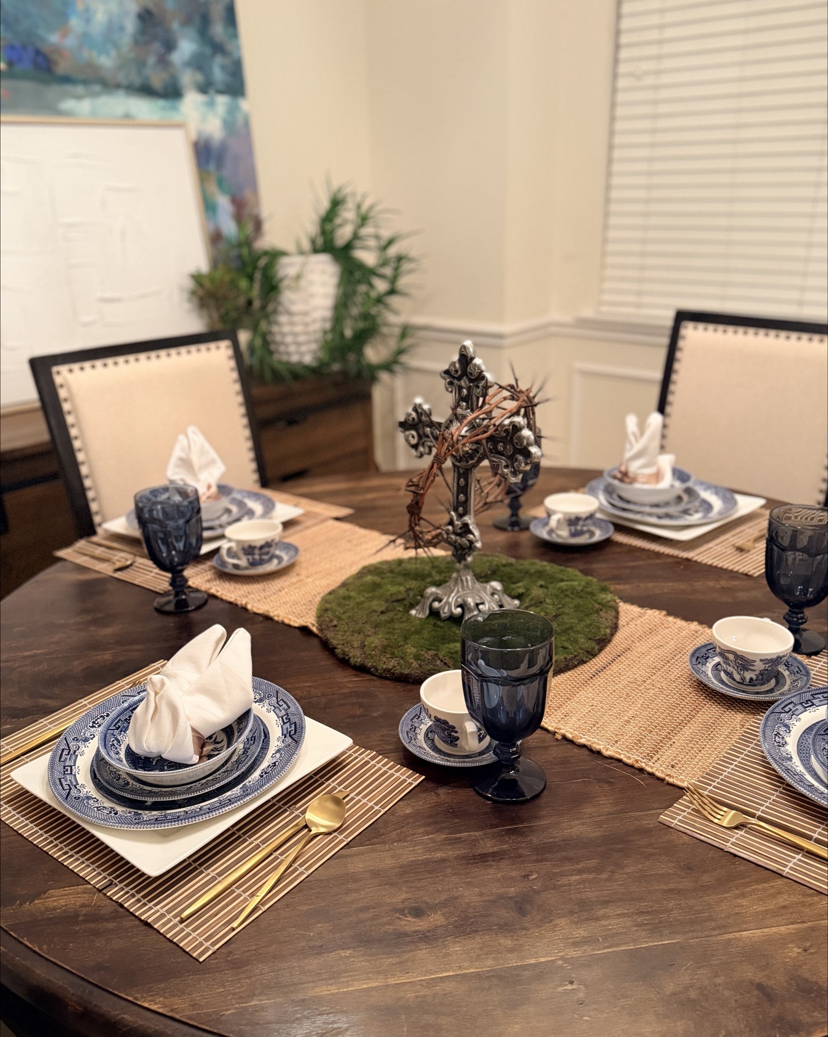 POV: you’re coming over for Easter brunch 🐣🌷💙
Blue & white china, spring layers, and the sweetest little table moment. Linking all the pieces I could find so you can recreate this look.


#LTKSeasonal #LTKHome #LTKspring