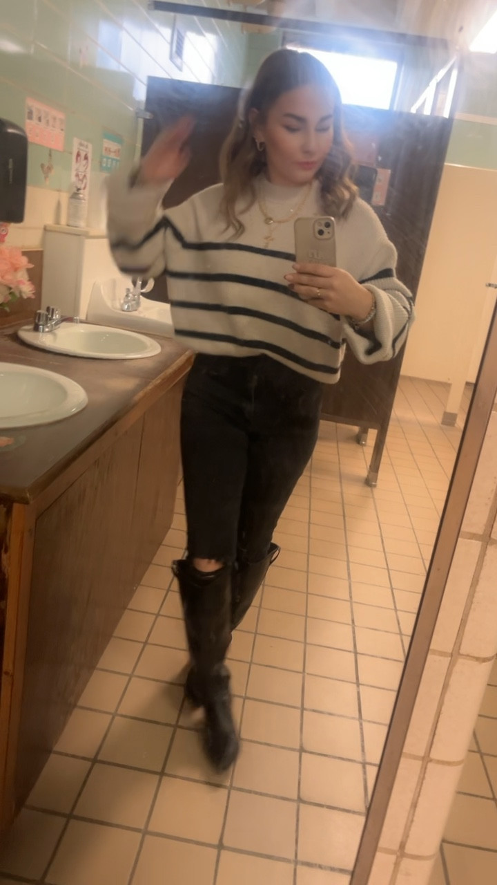 Petite fashion cozy sweater 

#LTKFindsUnder100 #LTKSeasonal #LTKWorkwear
