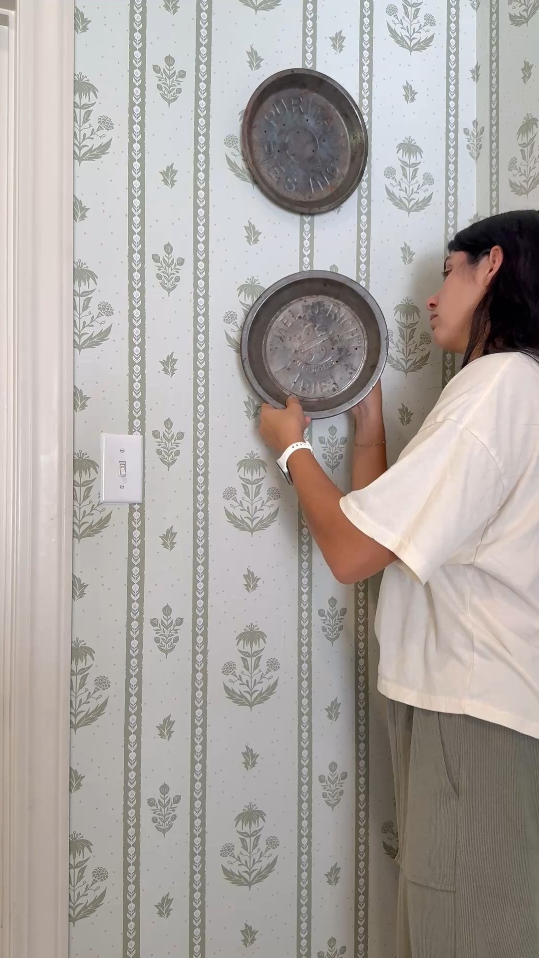 I love a good vintage pie plate, makes for great wall art ❤️❤️. 

#LTKHome