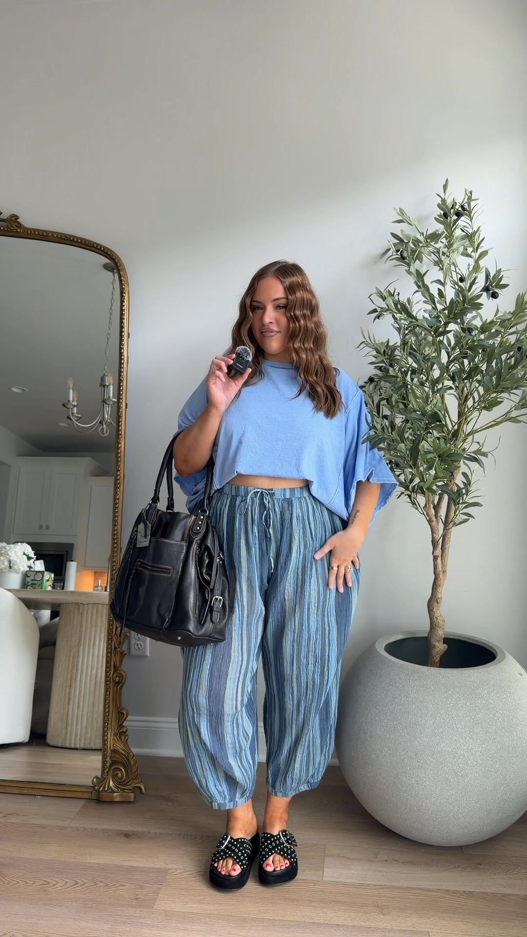 Wearing all xls! Pants run large so you can size down!