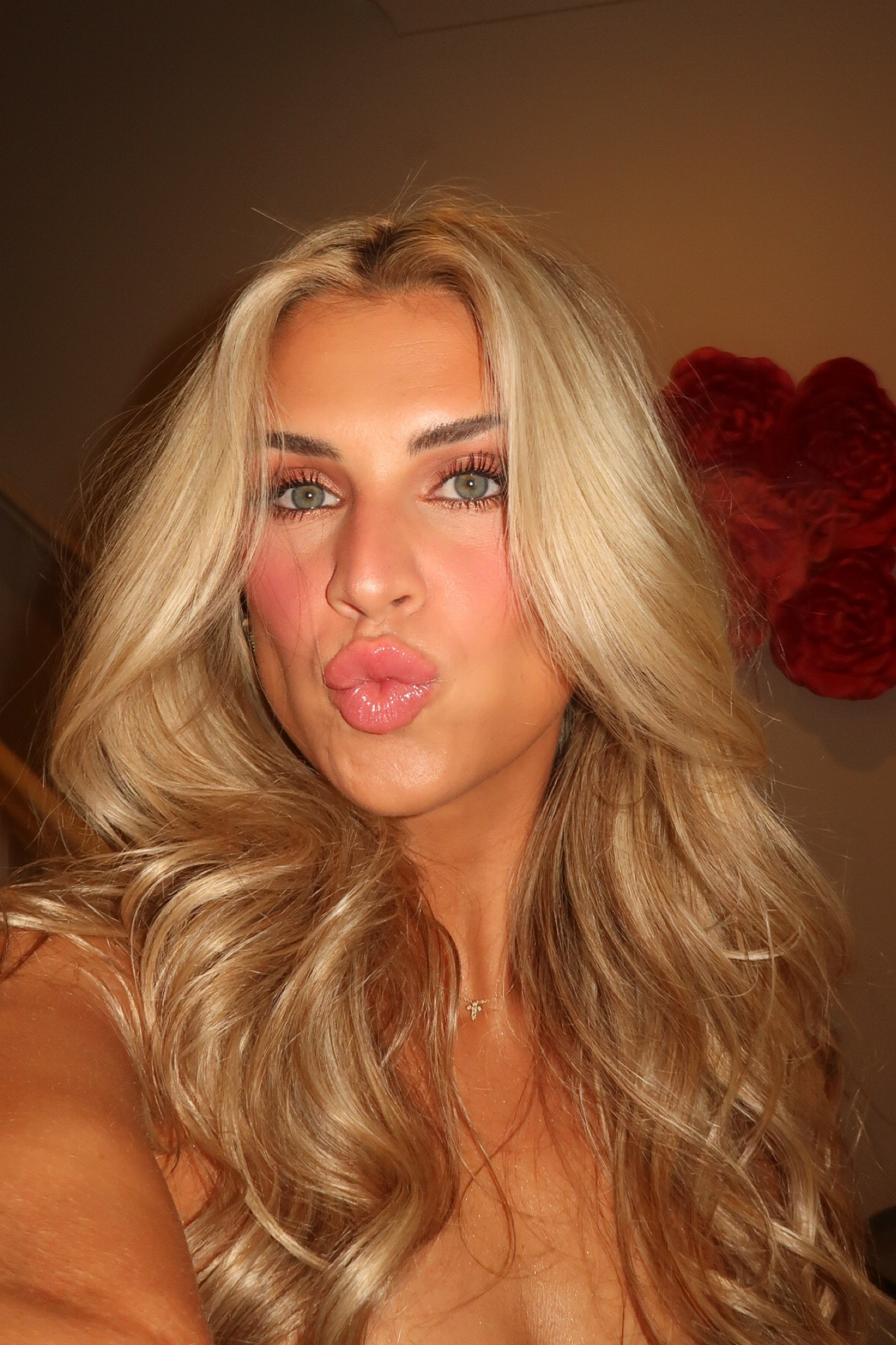 The base make up for this look!!!!

#LTKStyleTip #LTKBeauty