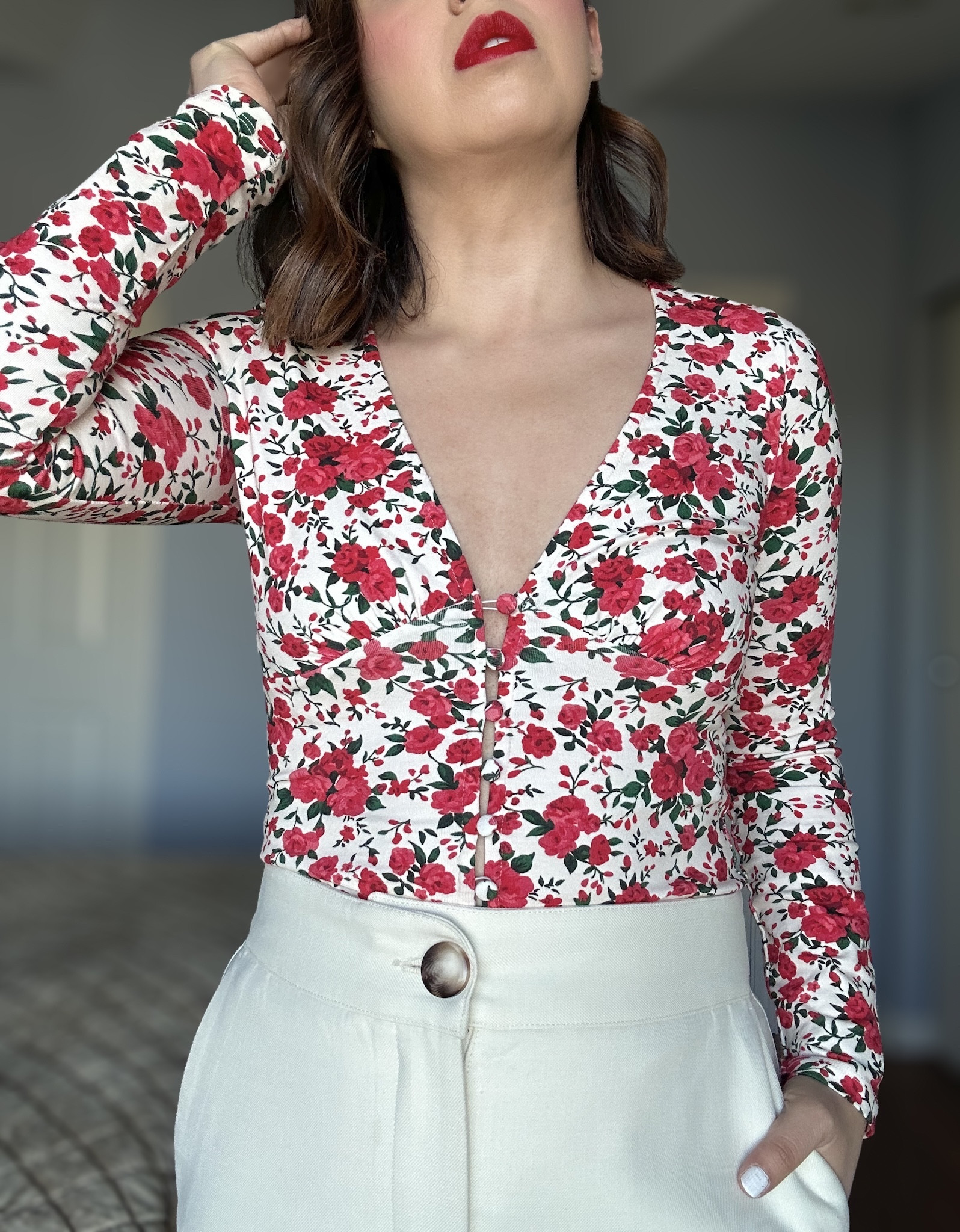 • Top is size S for my usual 36/4US. Size medium would have been a better fit 

• Trousers are true to size. Wearing size 38/6US

• Shoes are in 37 for my usual 36

All links below! 