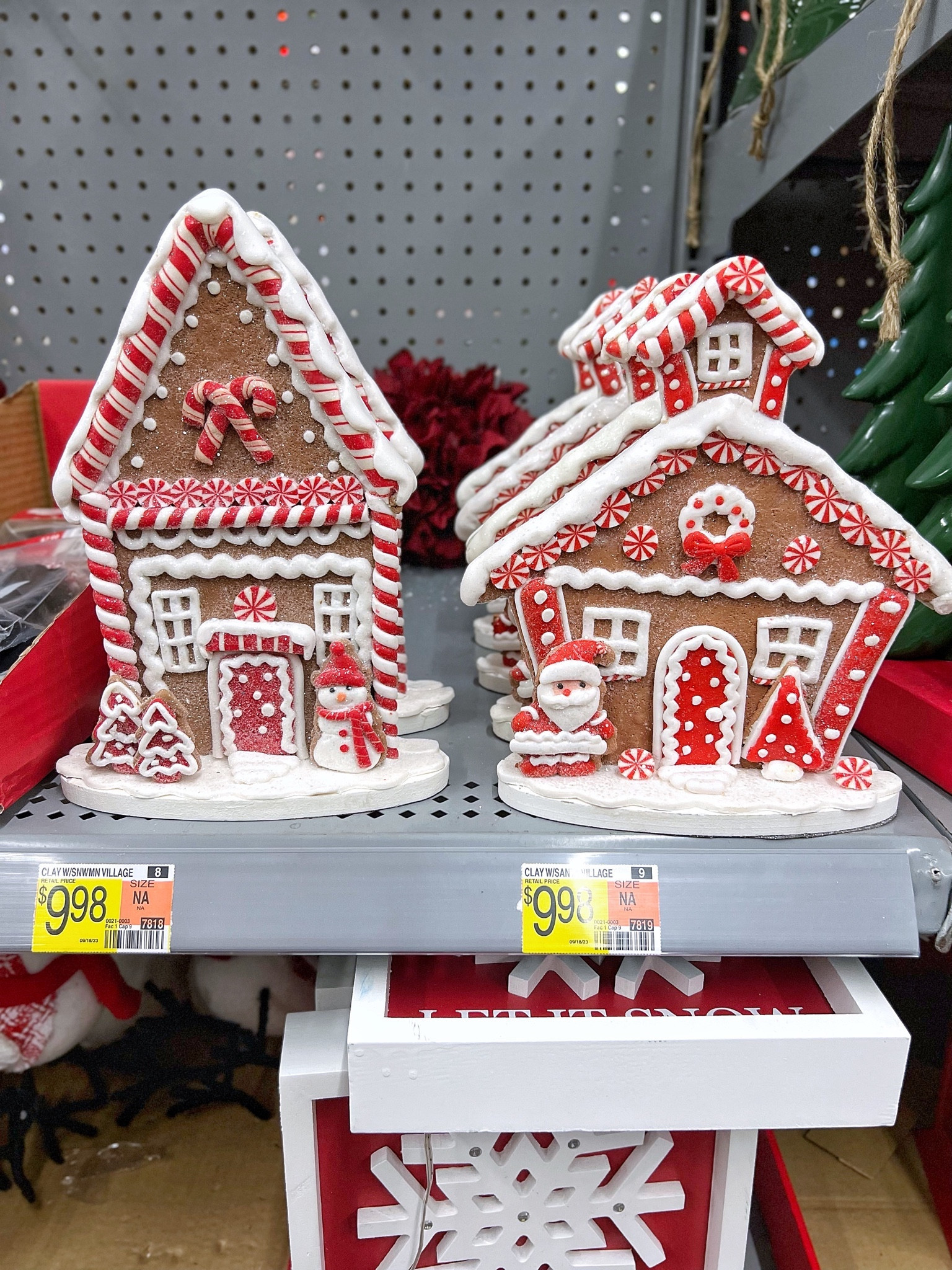 Clay Dough Gingerbread House with LED Lights 

Walmart Home Decor, holiday decor, Walmart decor

#LTKhome #LTKHoliday #LTKSeasonal